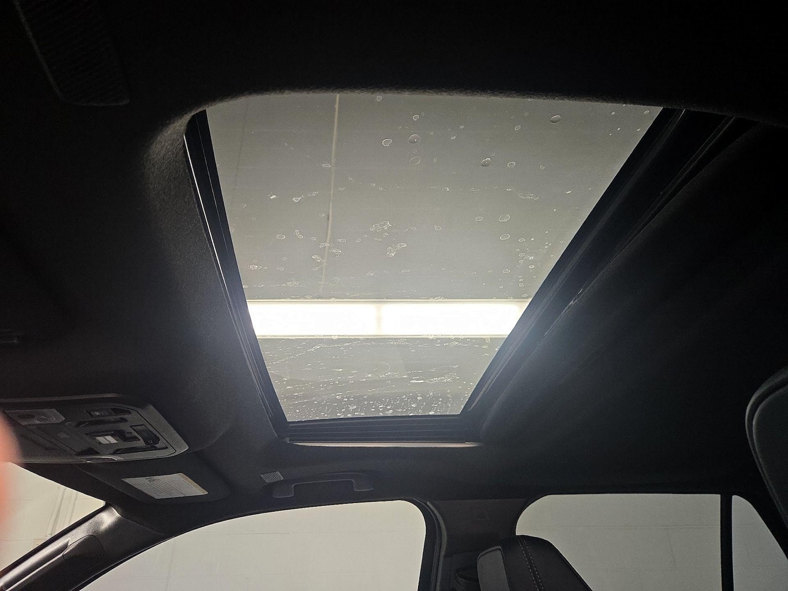 Sunroof(s) & Overhead Airbags