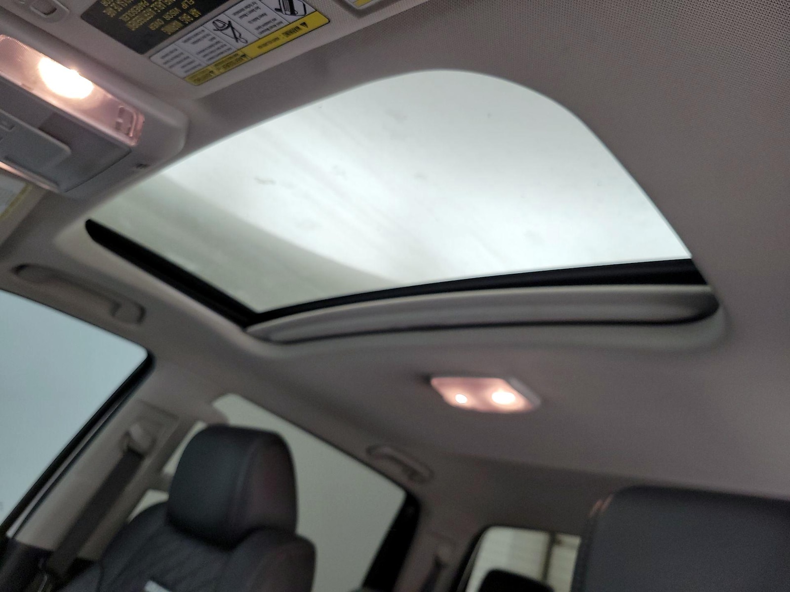 Sunroof(s) & Overhead Airbags