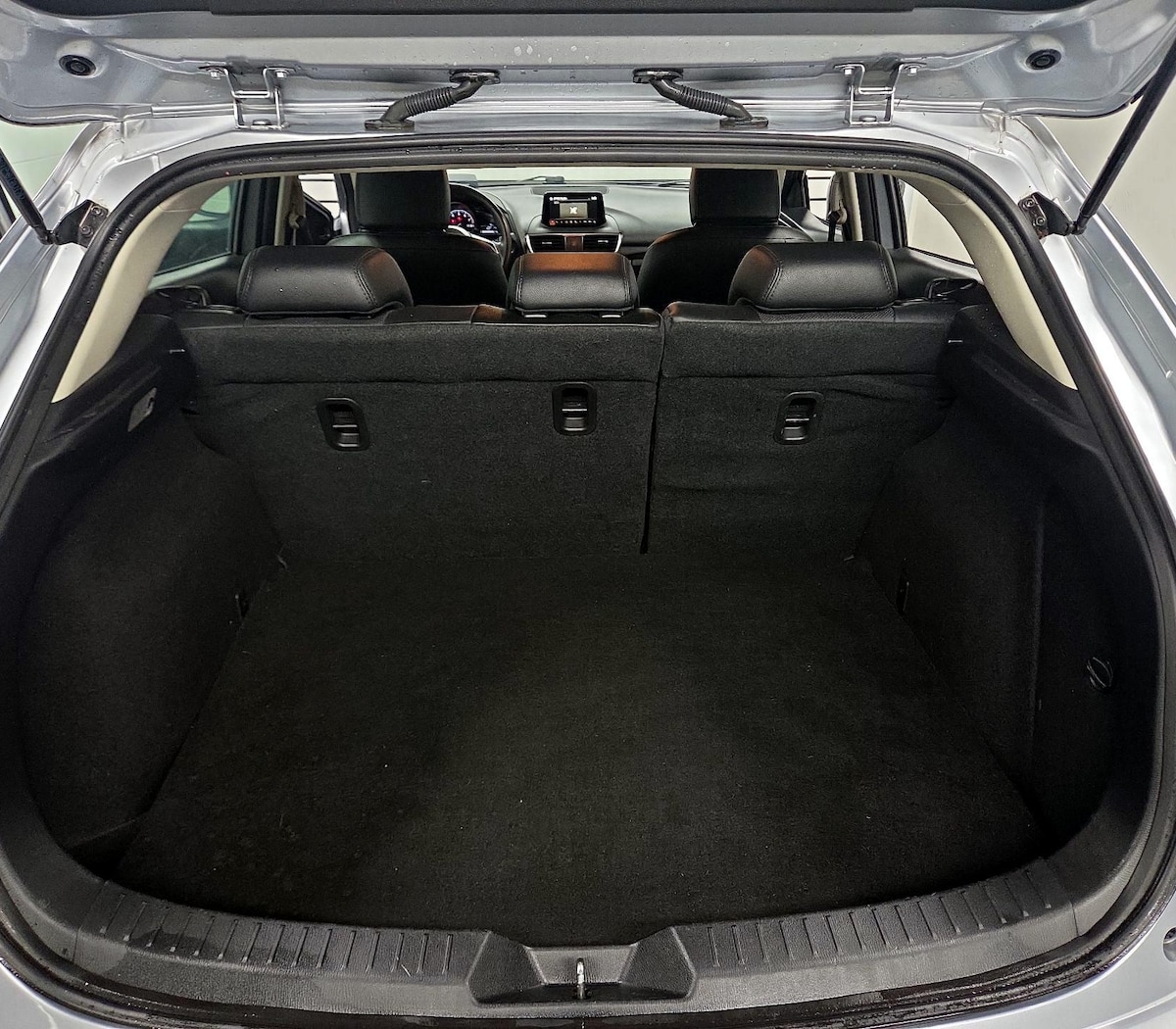 Trunk/Cargo (Seats Up)