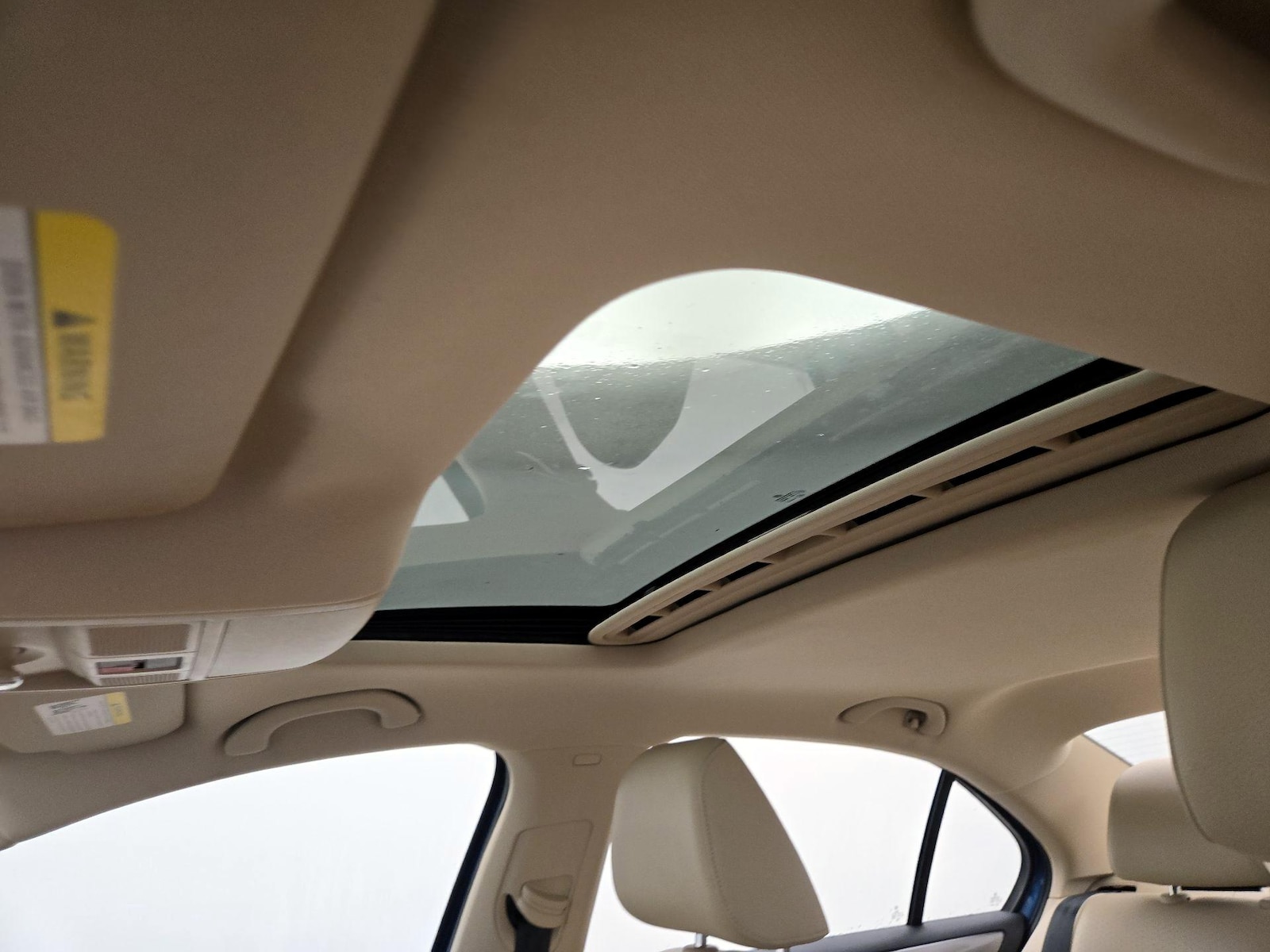 Sunroof(s) & Overhead Airbags