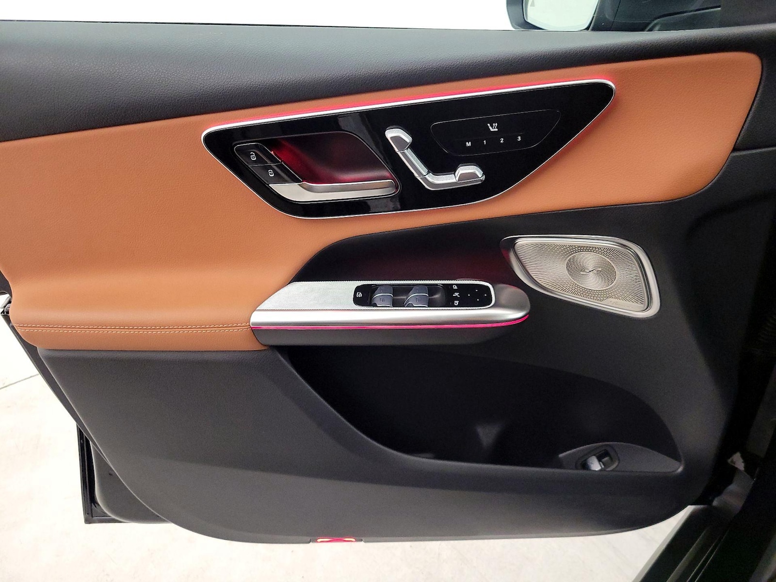 2025 Mercedes-Benz GLC Base - Photo 13