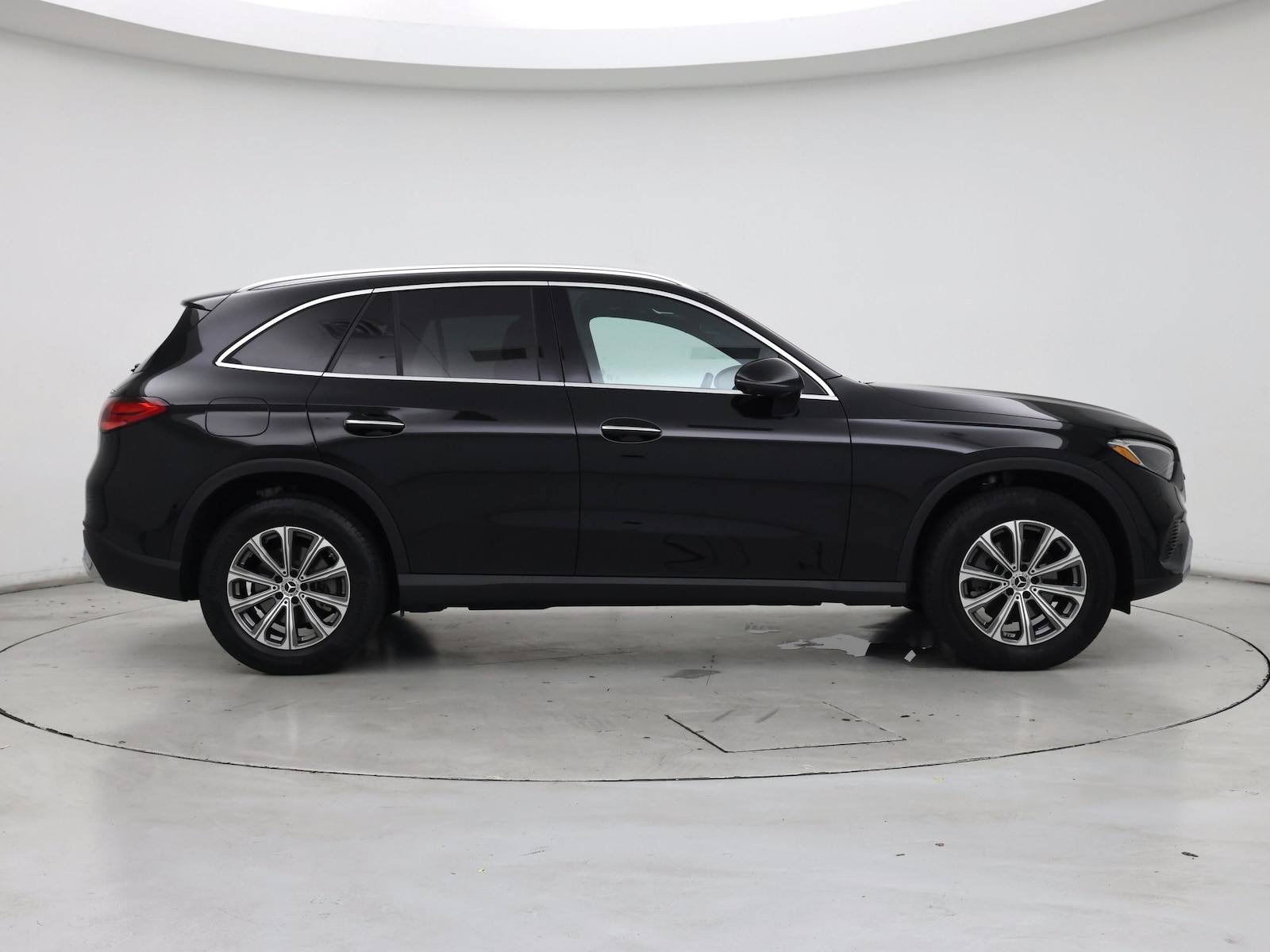 2025 Mercedes-Benz GLC Base - Photo 8