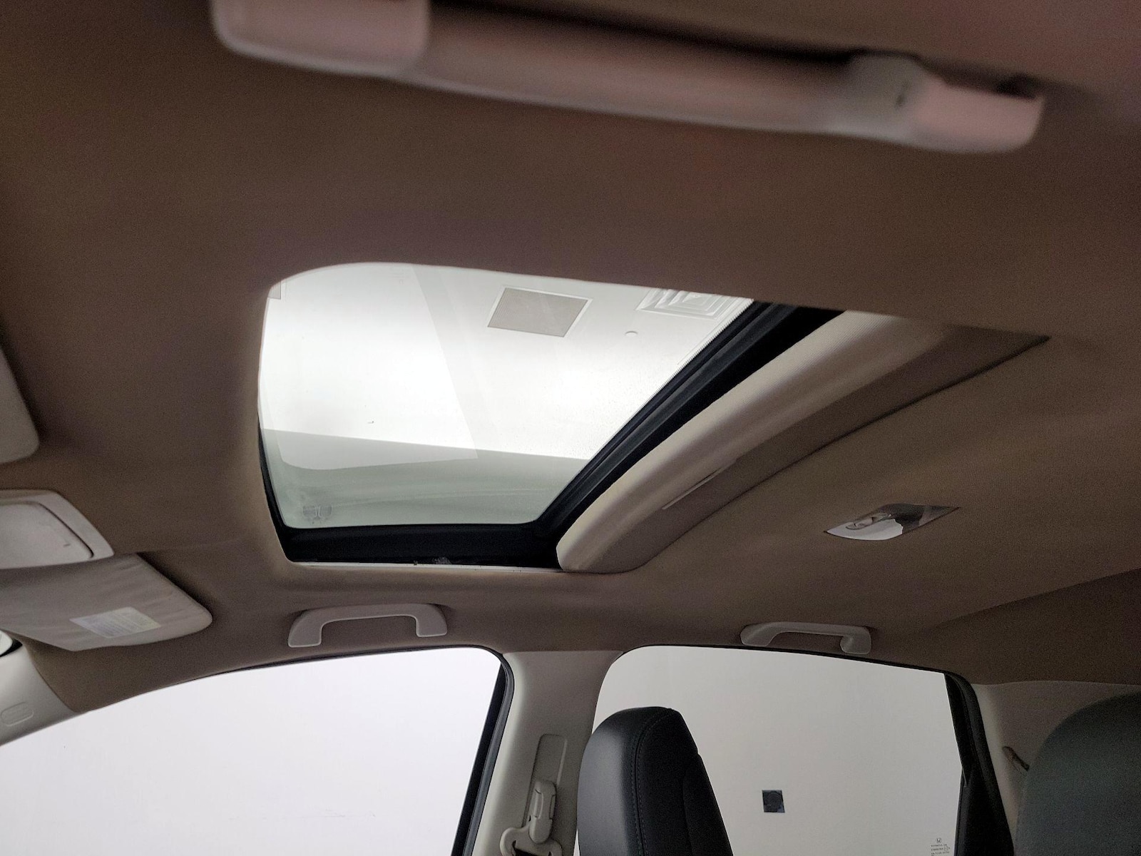 Sunroof(s) & Overhead Airbags