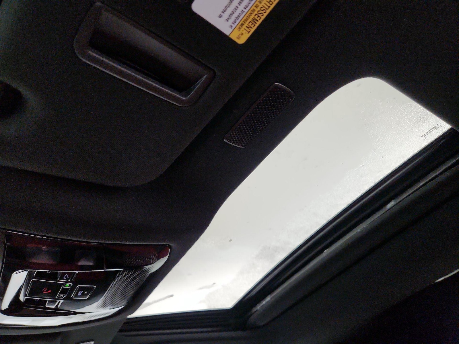 Sunroof(s) & Overhead Airbags