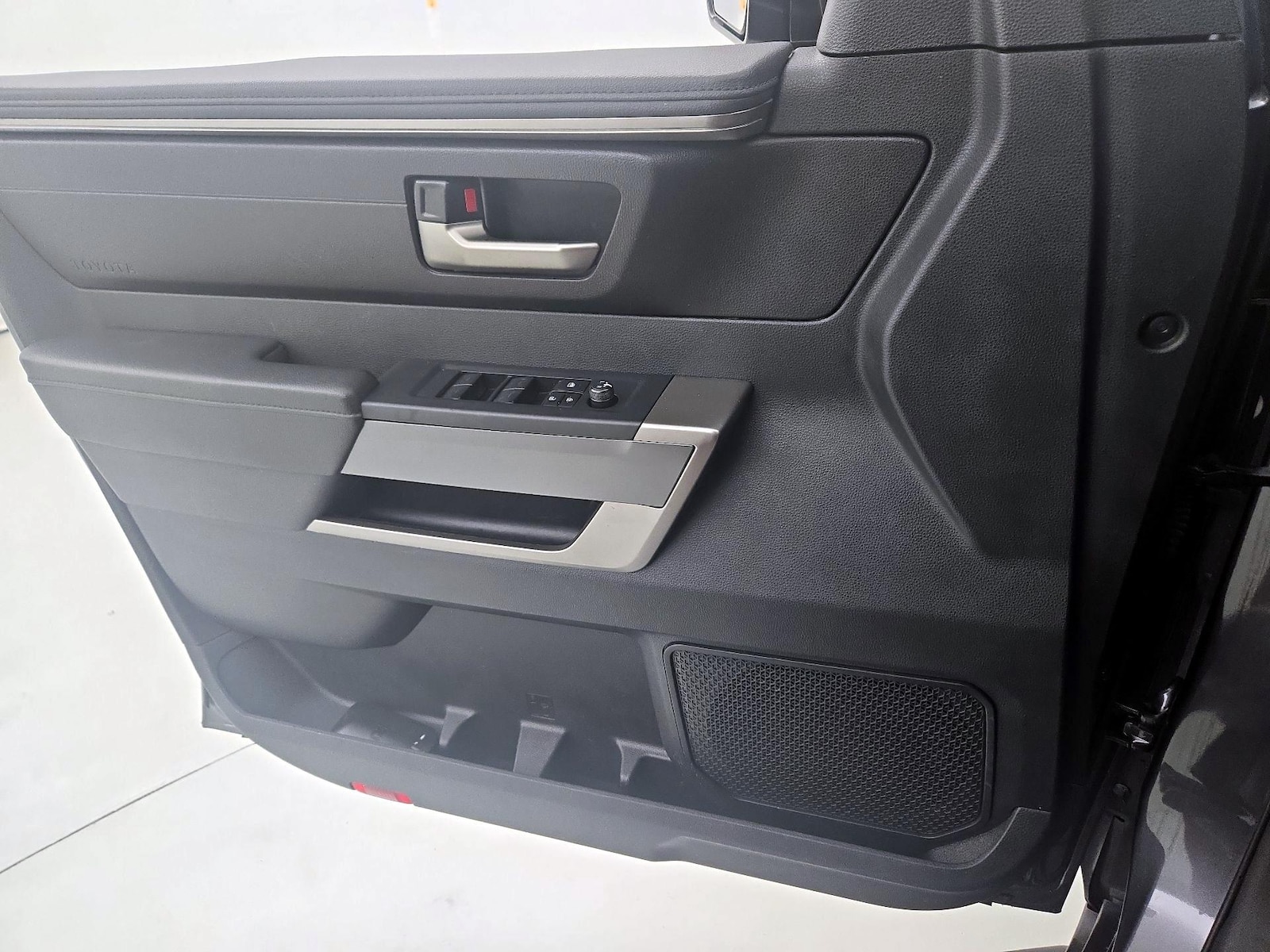 2024 Toyota Tundra SR5 - Photo 13