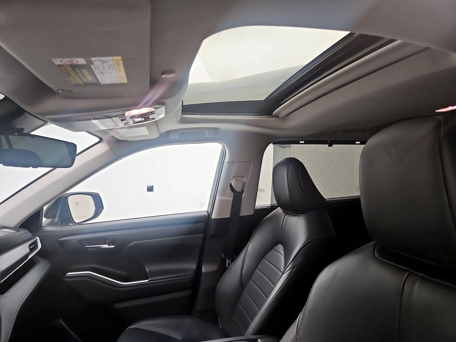 Sunroof(s) & Overhead Airbags