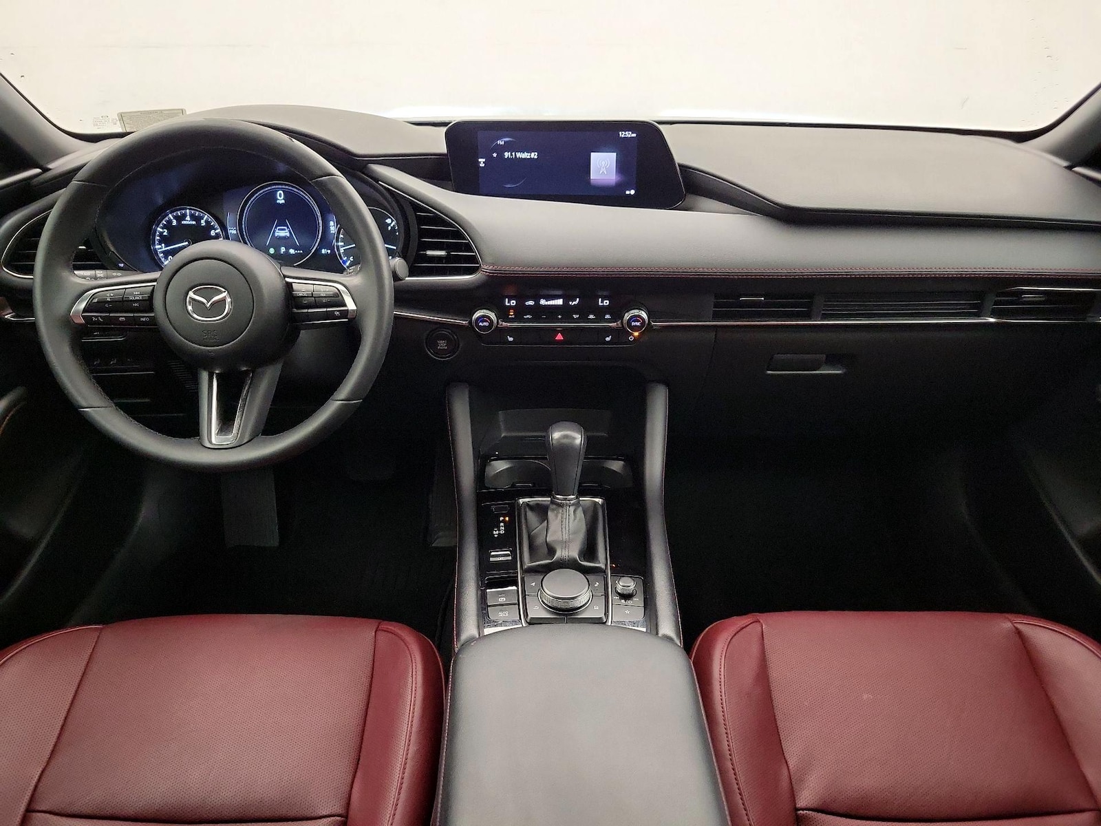 2024 Mazda Mazda3 Carbon Edition - Photo 10
