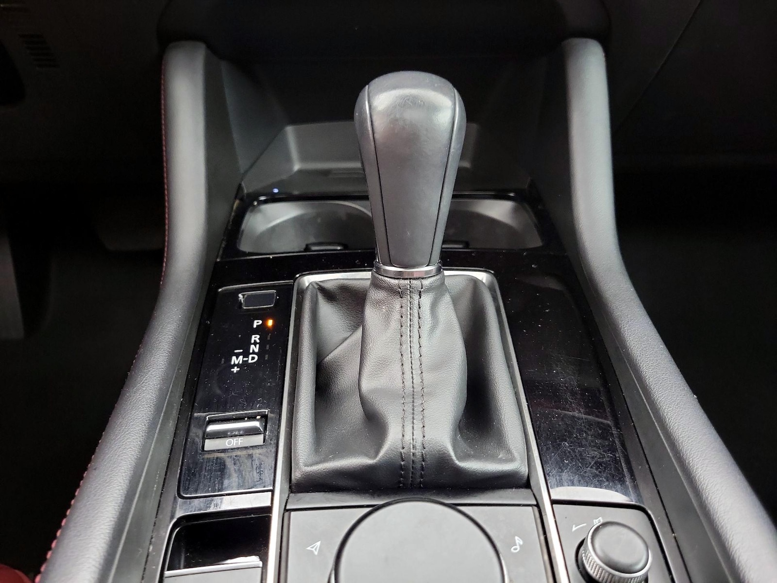 2024 Mazda Mazda3 Carbon Edition - Photo 18