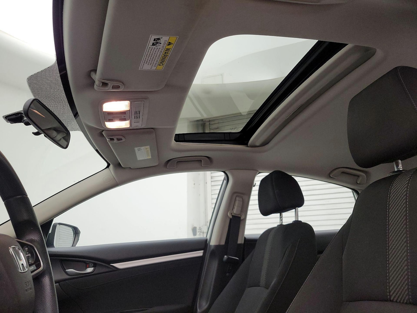 Sunroof(s) & Overhead Airbags
