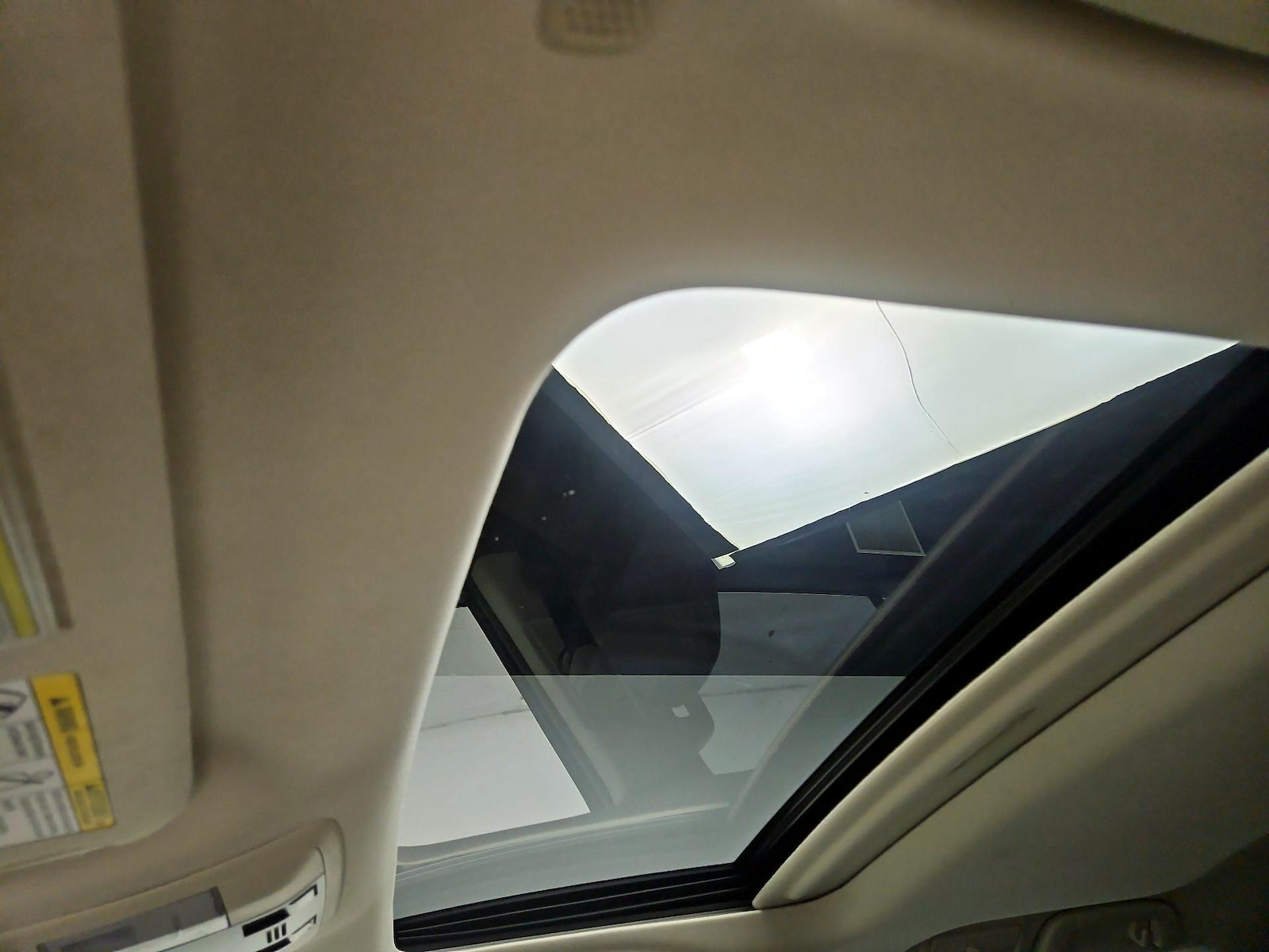 Sunroof(s) & Overhead Airbags