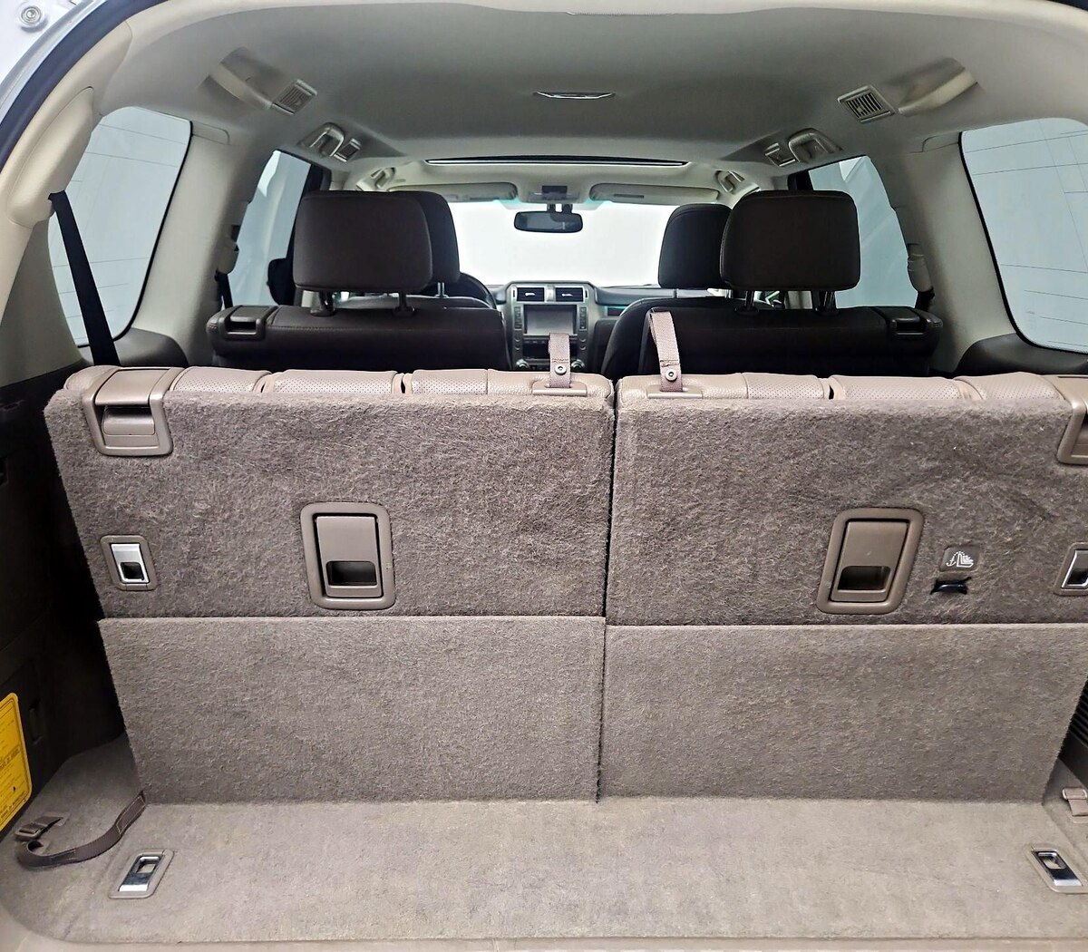 Trunk/Cargo (Seats Up)
