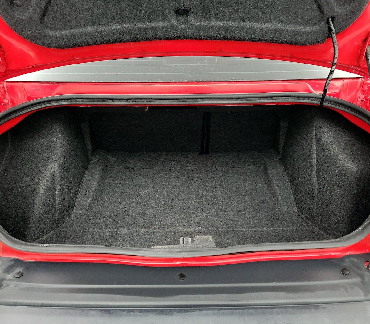 Trunk/Cargo (Seats Up)