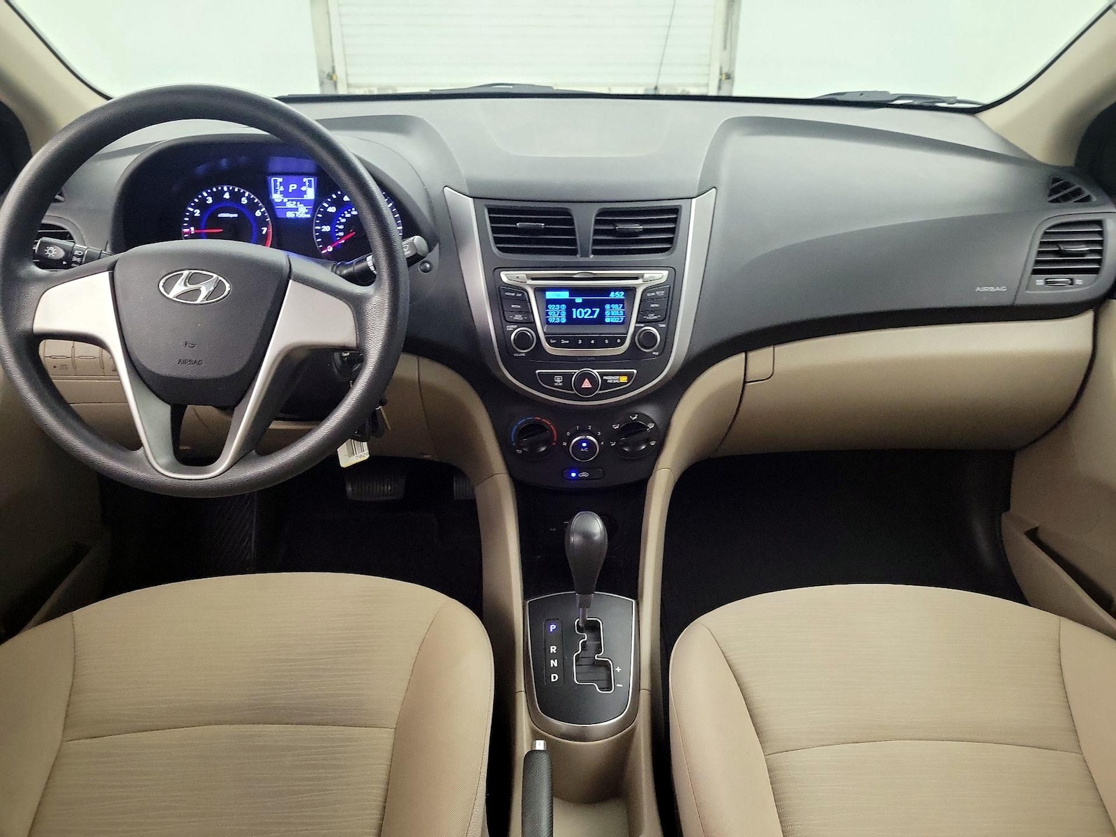 2016 Hyundai Accent SE - Photo 10