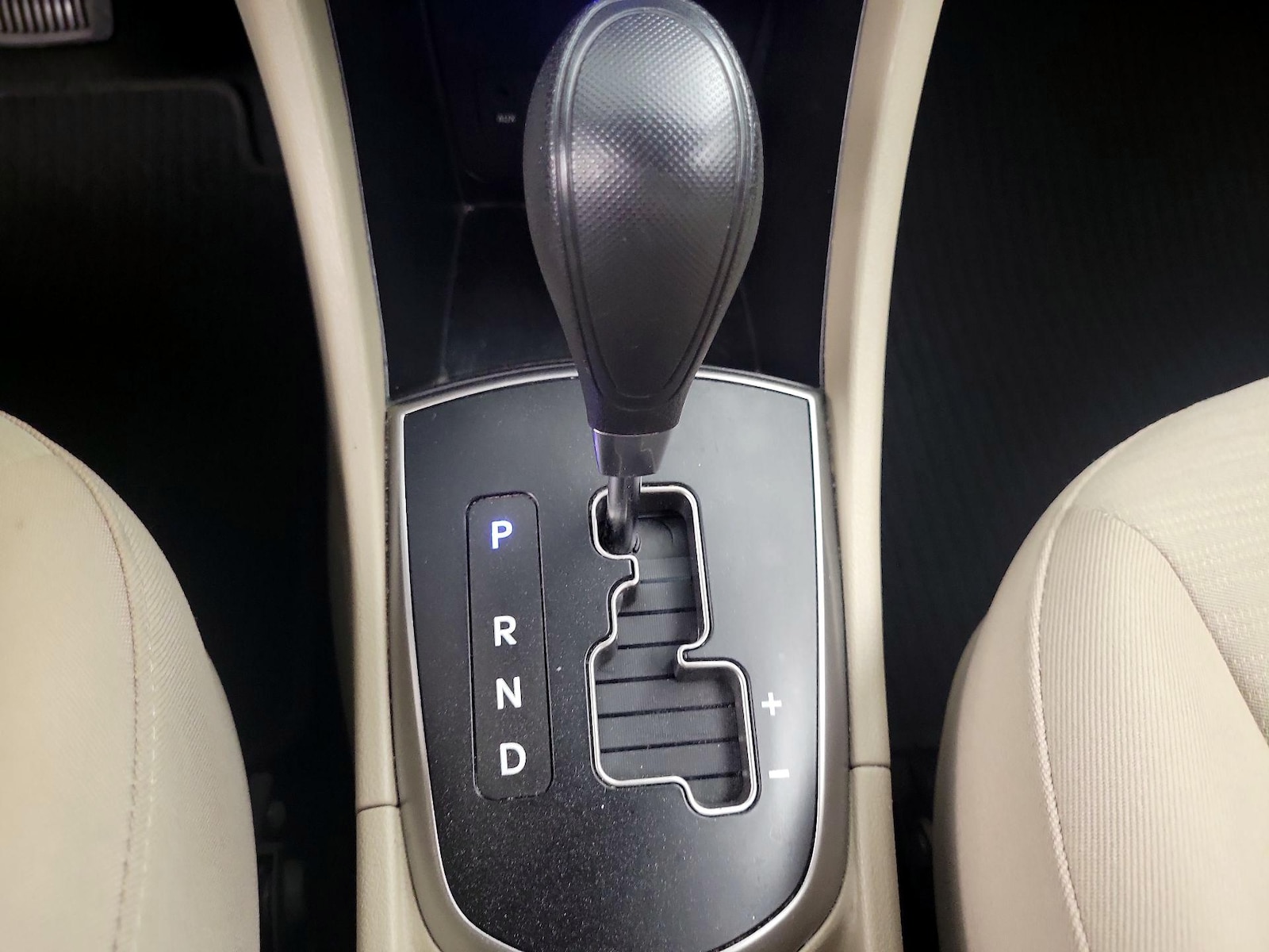 2016 Hyundai Accent SE - Photo 17
