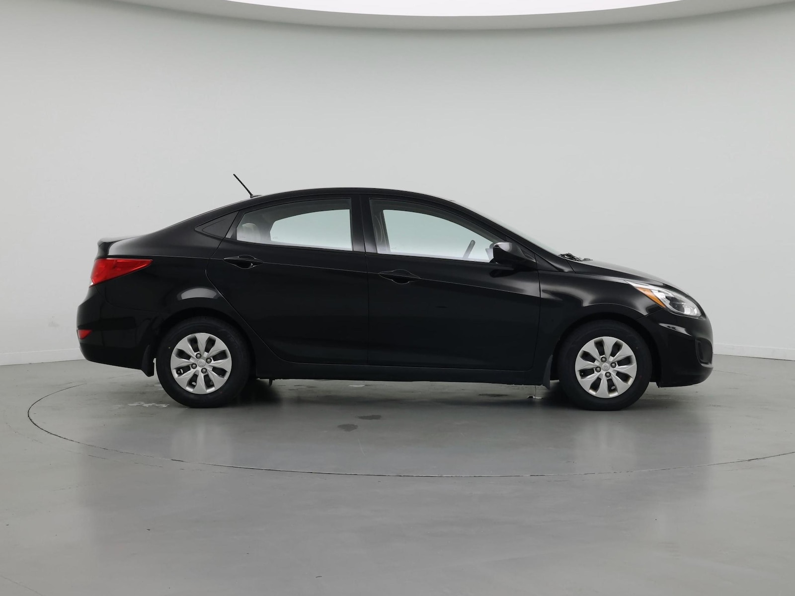 2016 Hyundai Accent SE - Photo 8