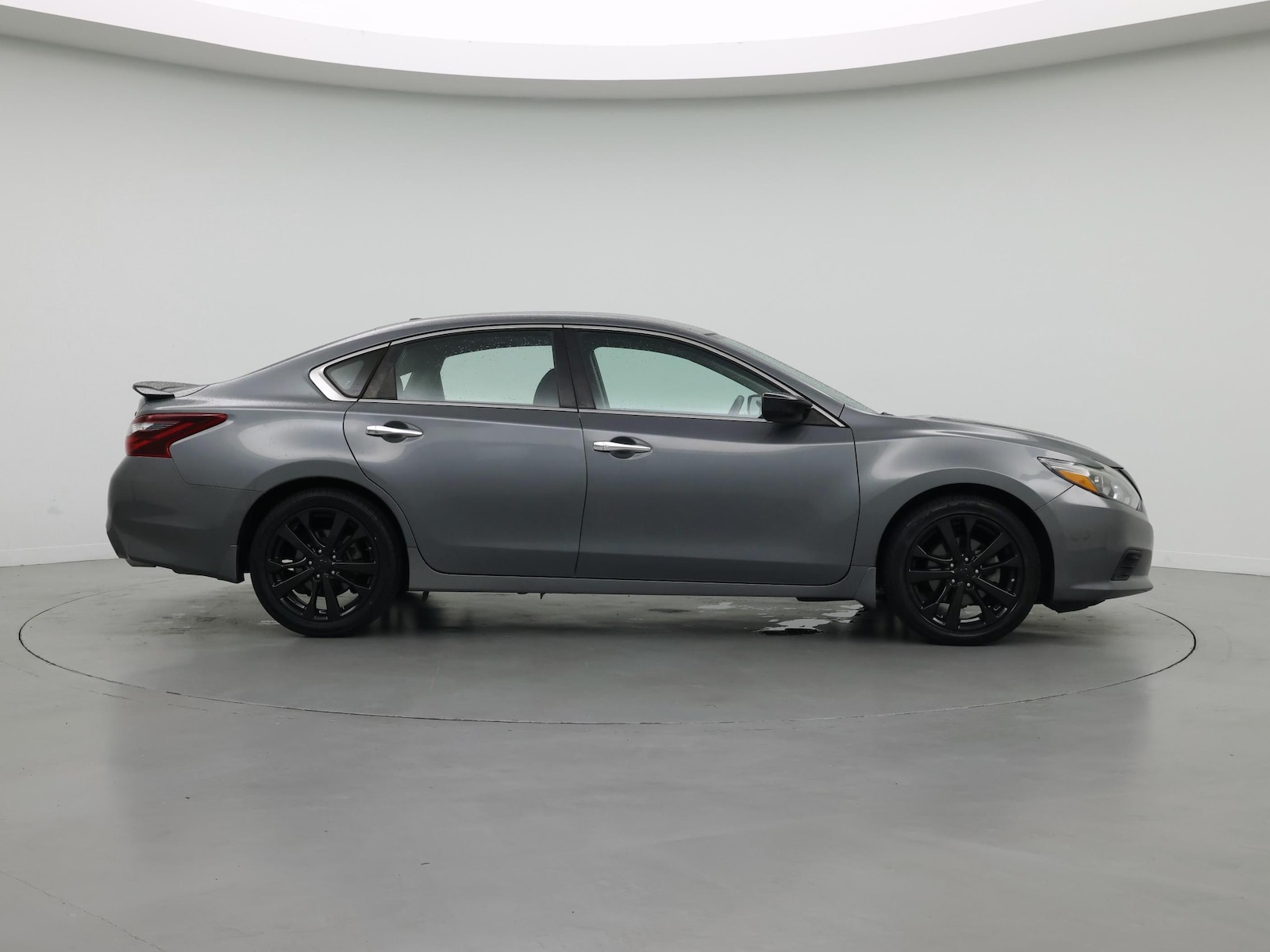 2018 Nissan Altima SR - Photo 8