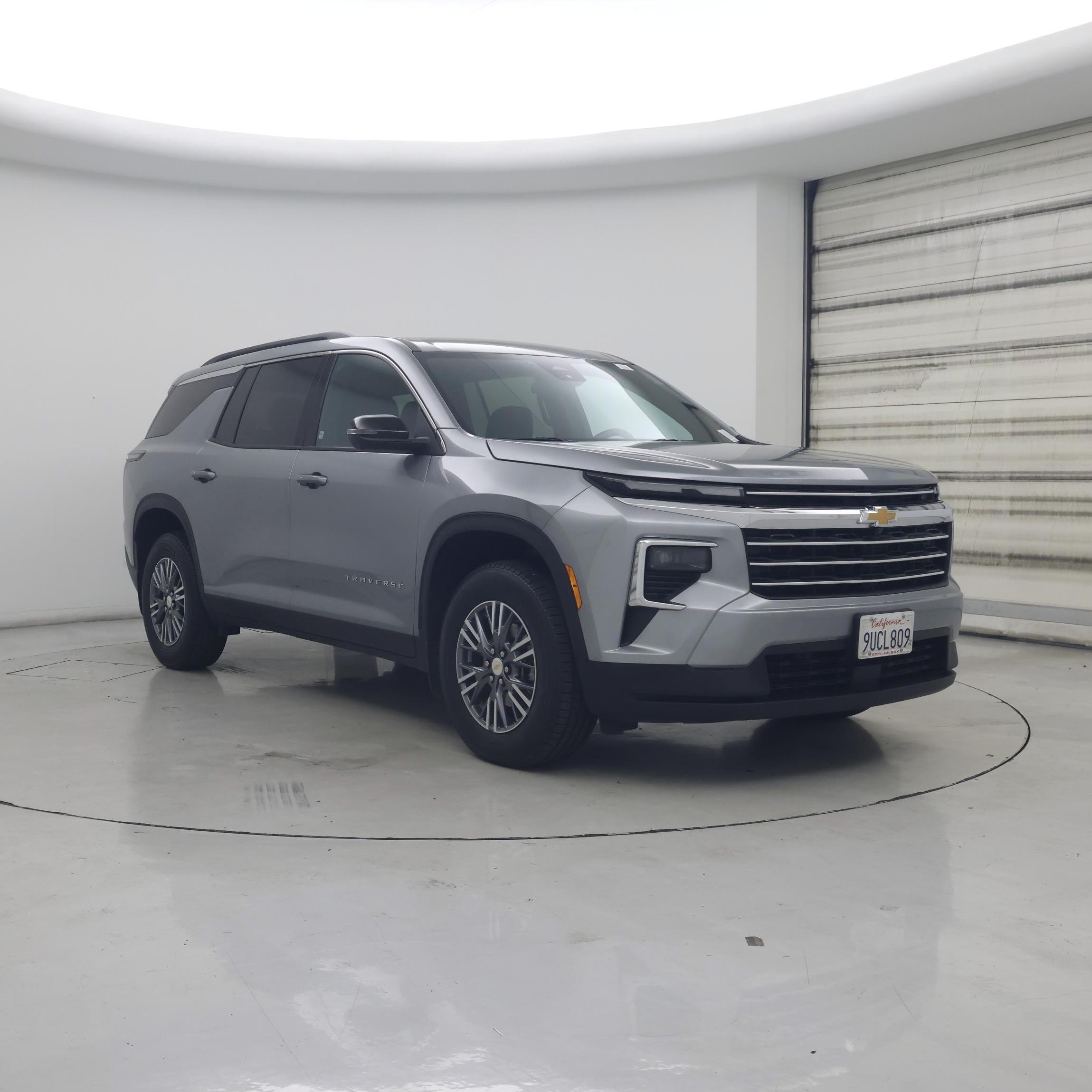 Gray 2025 Chevrolet Traverse SUV / Crossover Four-Wheel Drive Automatic