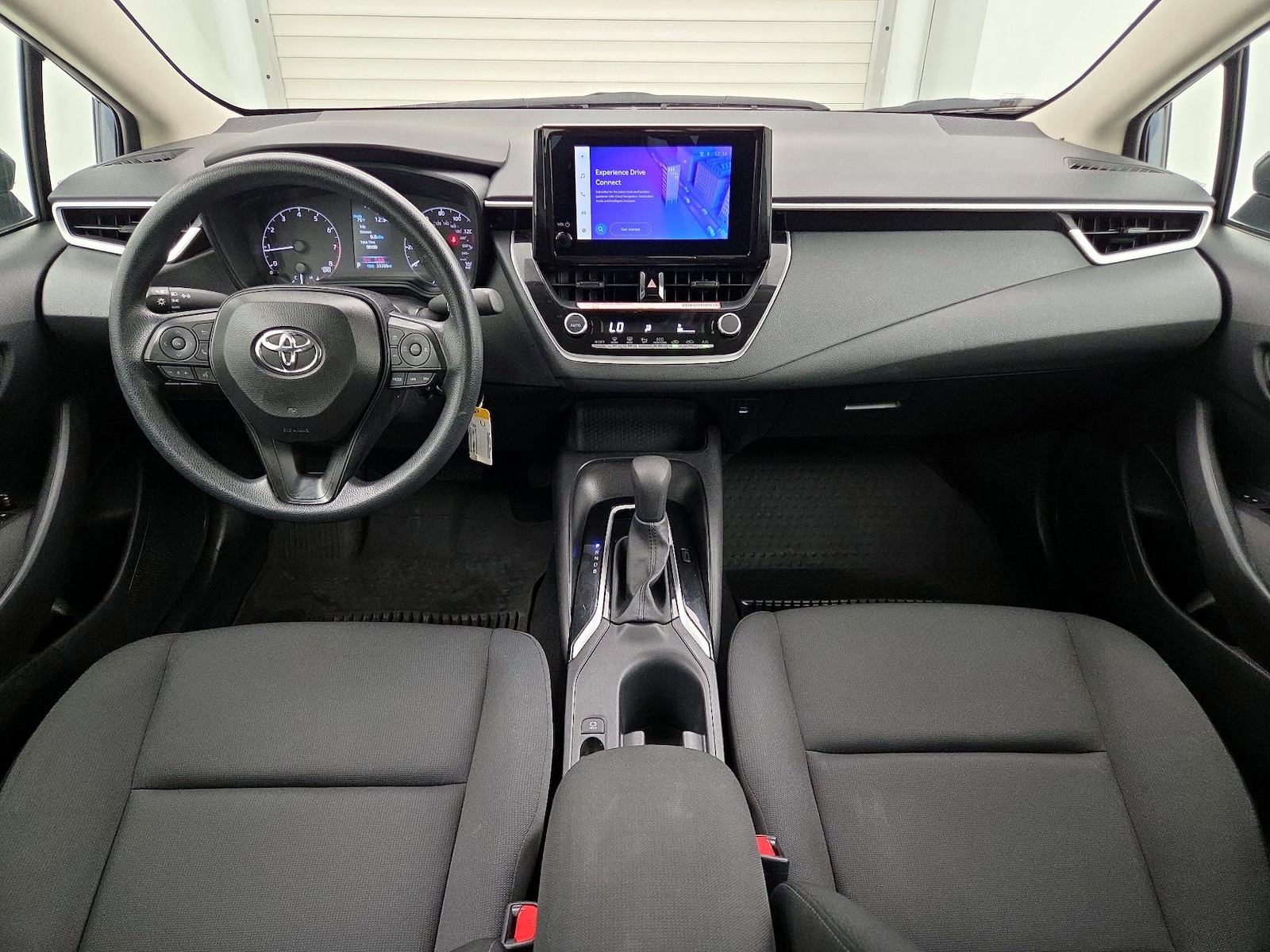 2025 Toyota Corolla LE - Photo 10