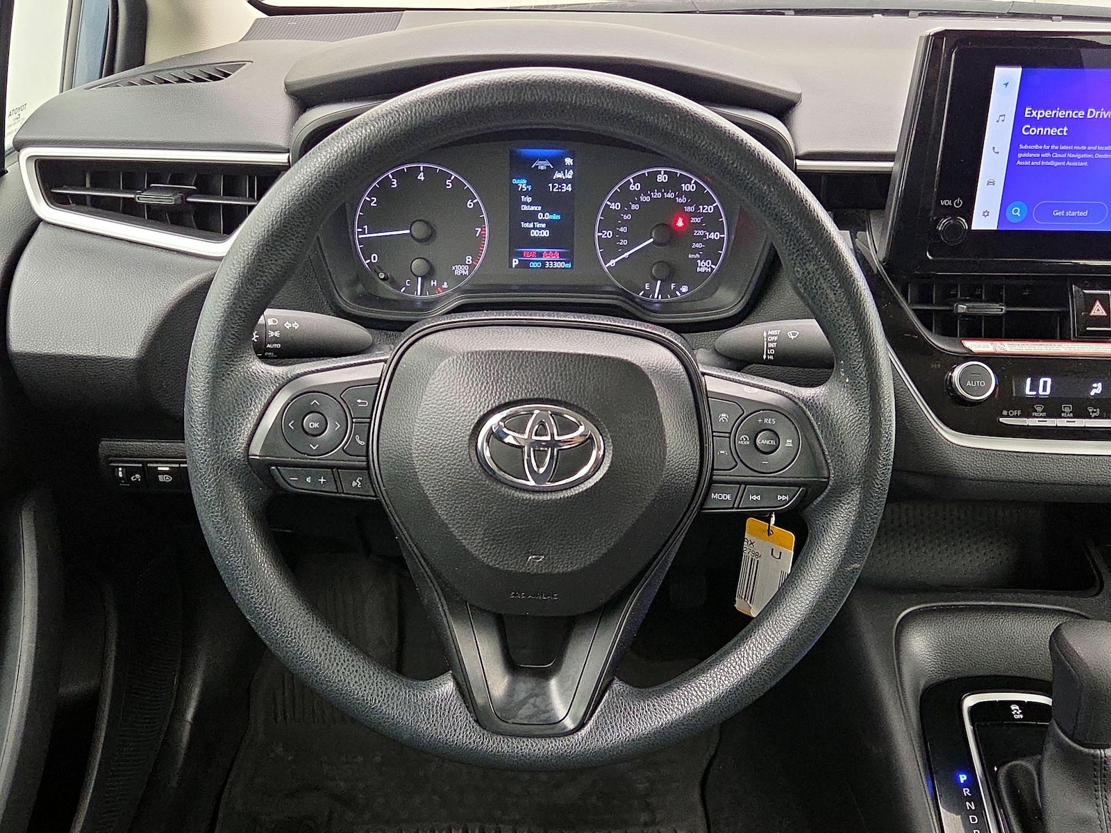 2025 Toyota Corolla LE - Photo 11