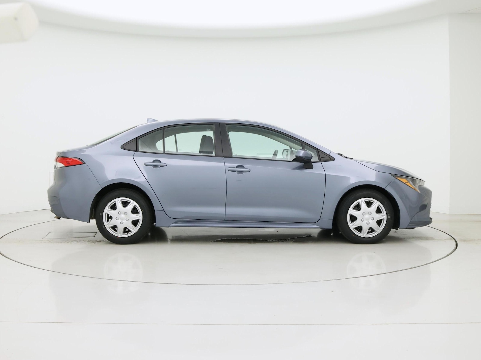 2025 Toyota Corolla LE - Photo 8