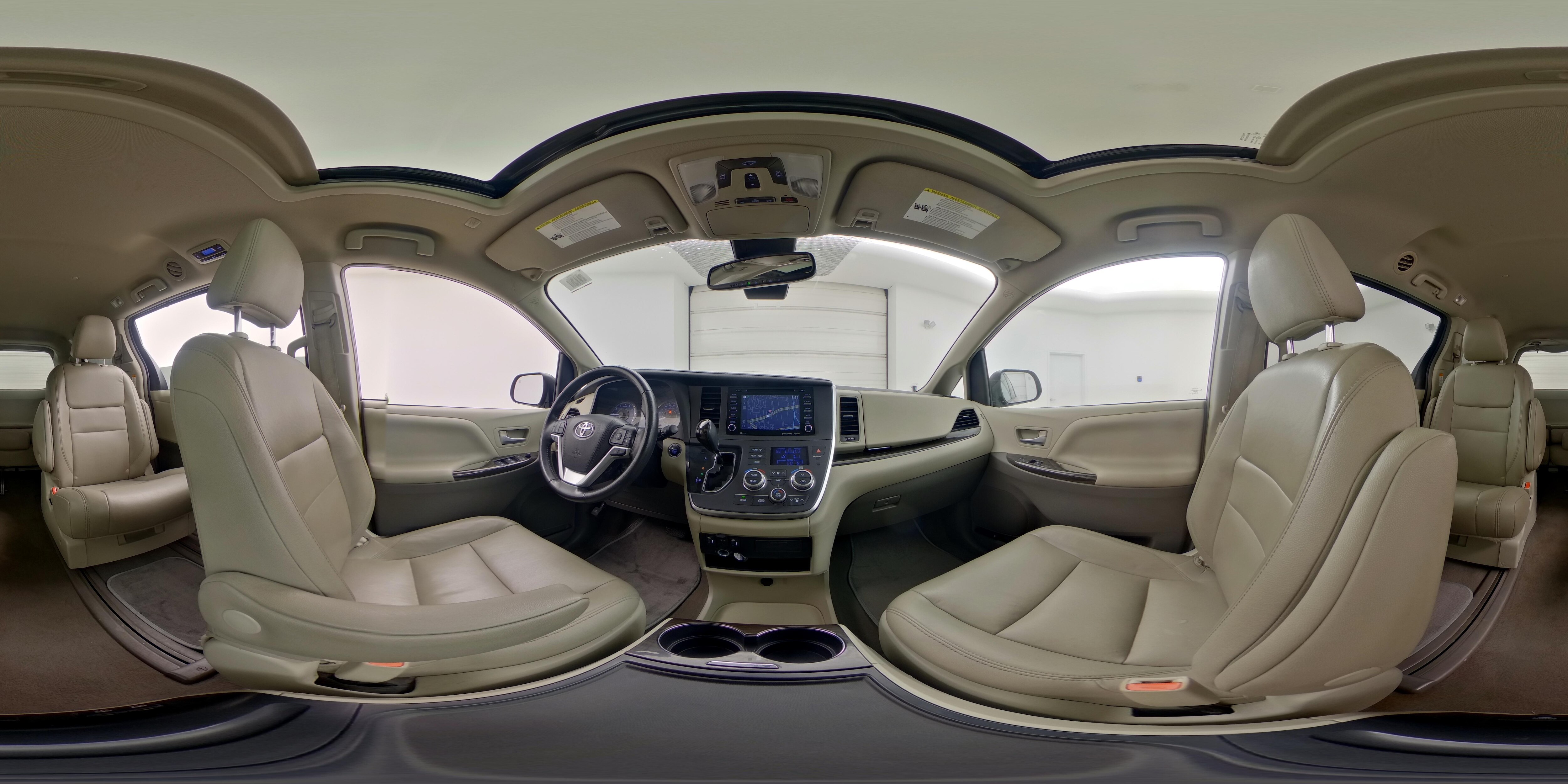 2019 Toyota Sienna XLE - Photo 28