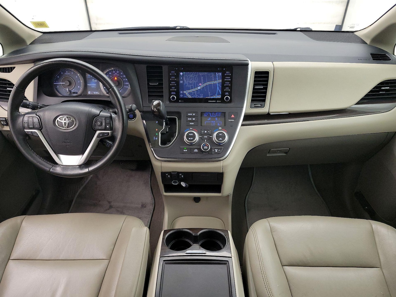 2019 Toyota Sienna XLE - Photo 10
