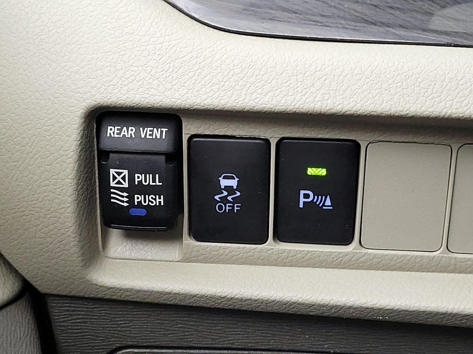 2019 Toyota Sienna XLE - Photo 14
