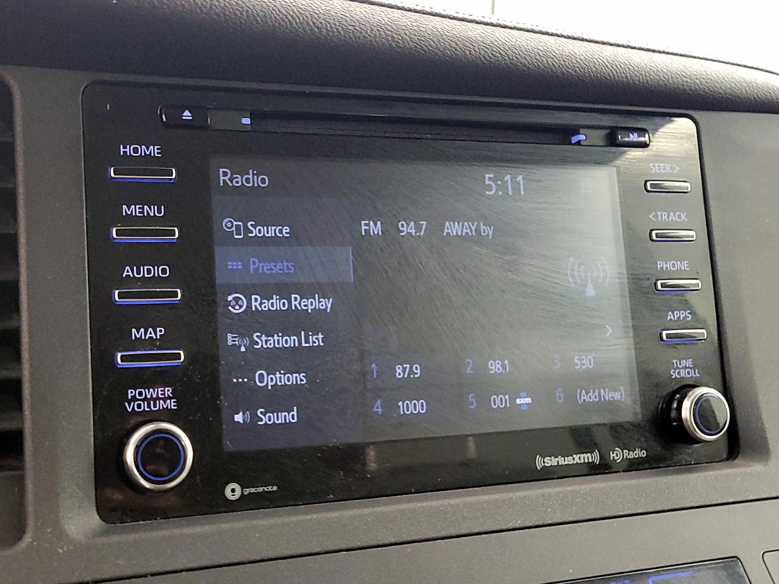 2019 Toyota Sienna XLE - Photo 17