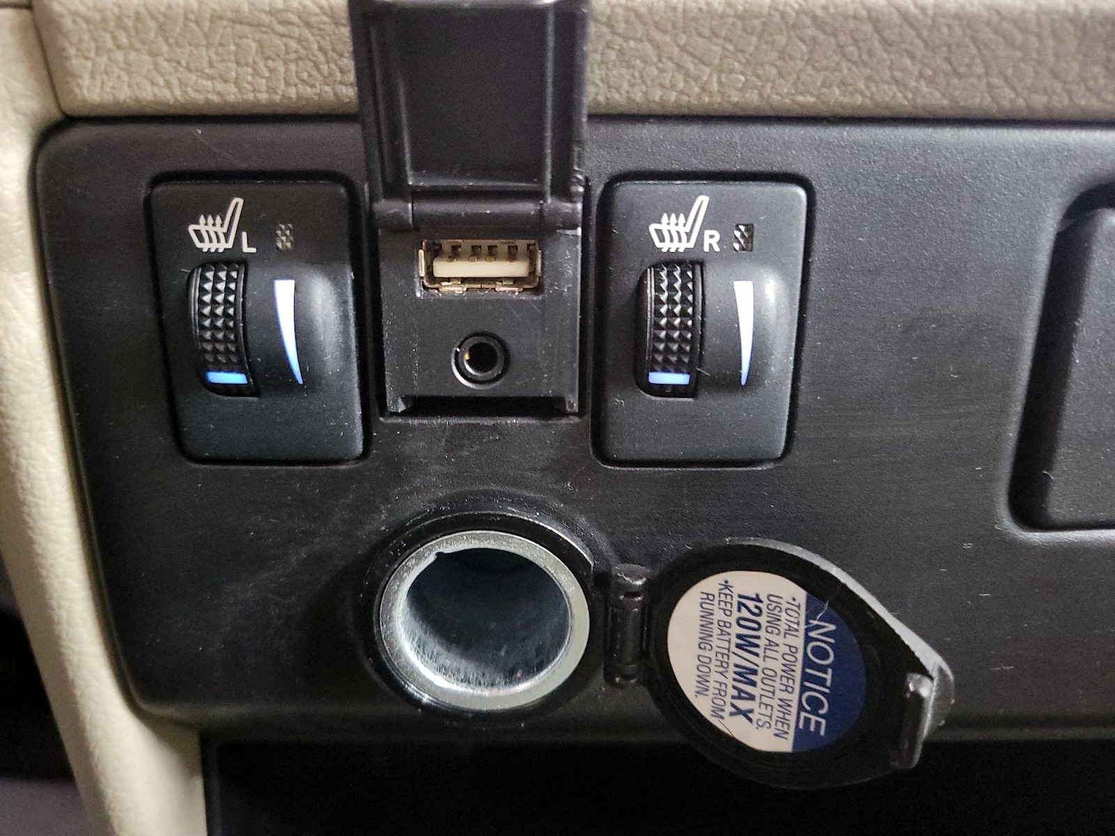 2019 Toyota Sienna XLE - Photo 20