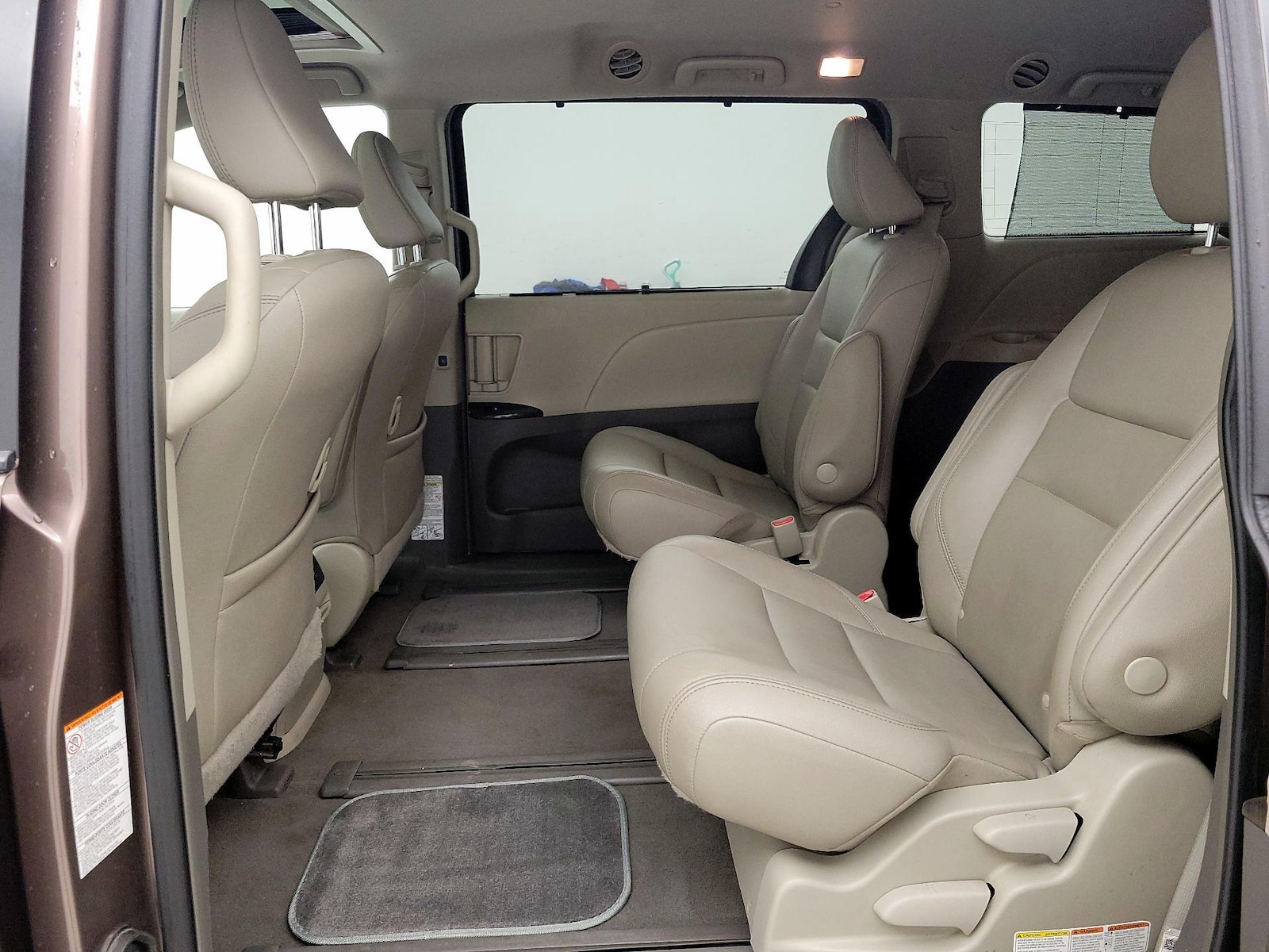 2019 Toyota Sienna XLE - Photo 22