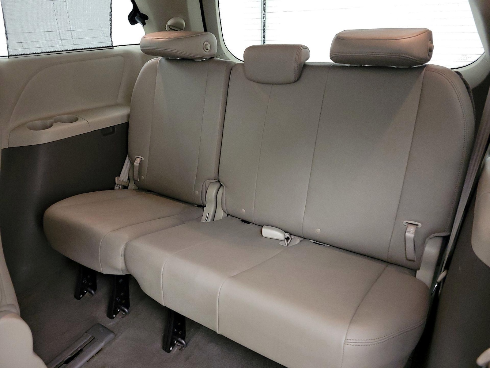 2019 Toyota Sienna XLE - Photo 23