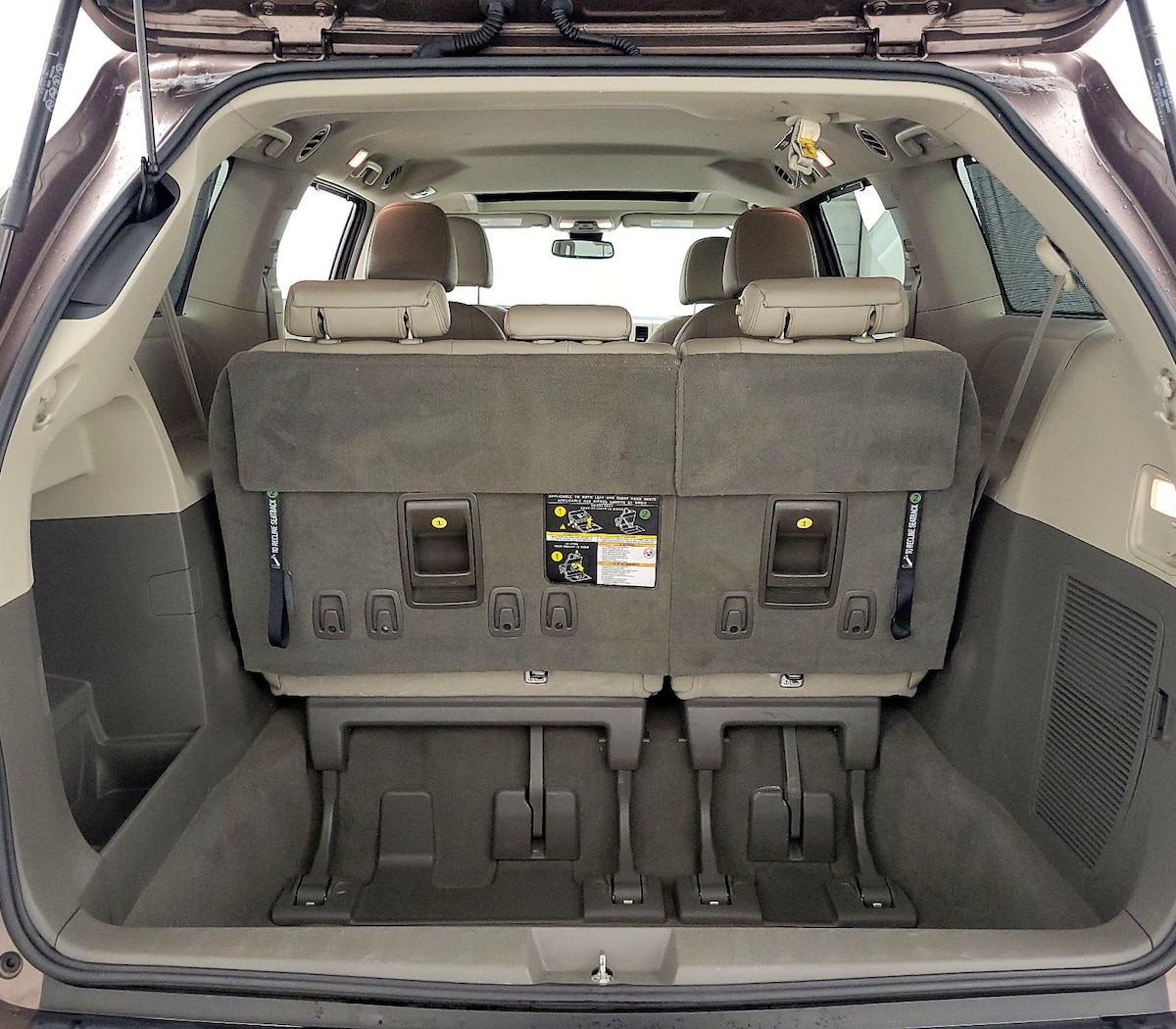 Trunk/Cargo (Seats Up)