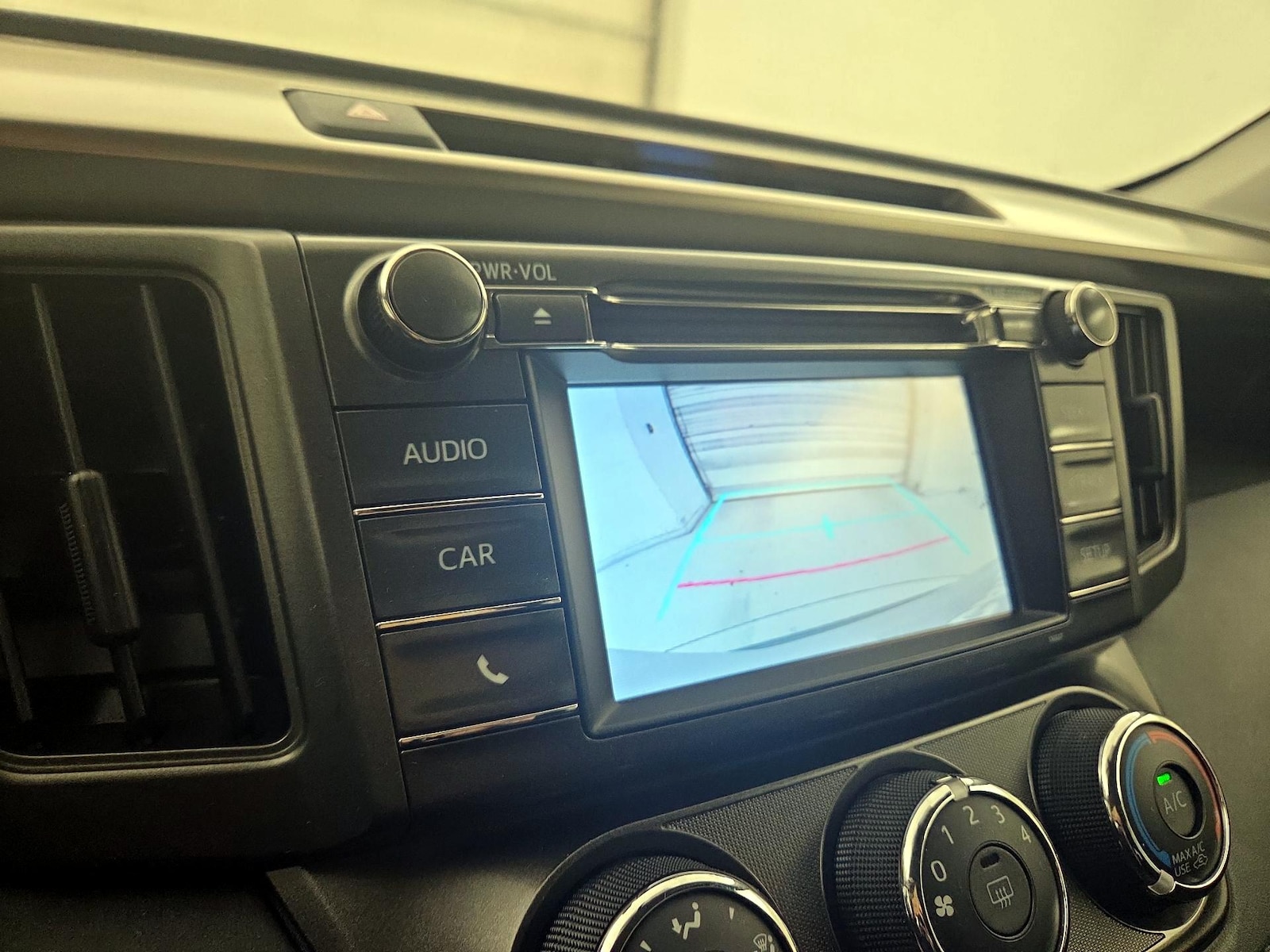 2015 Toyota RAV4 LE - Photo 15