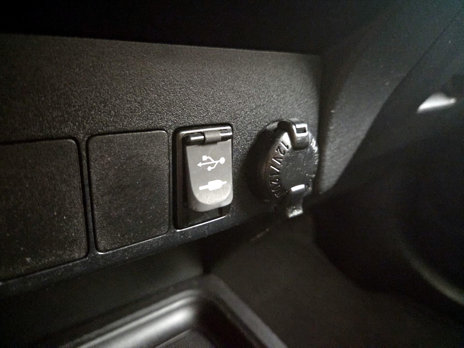 2015 Toyota RAV4 LE - Photo 19