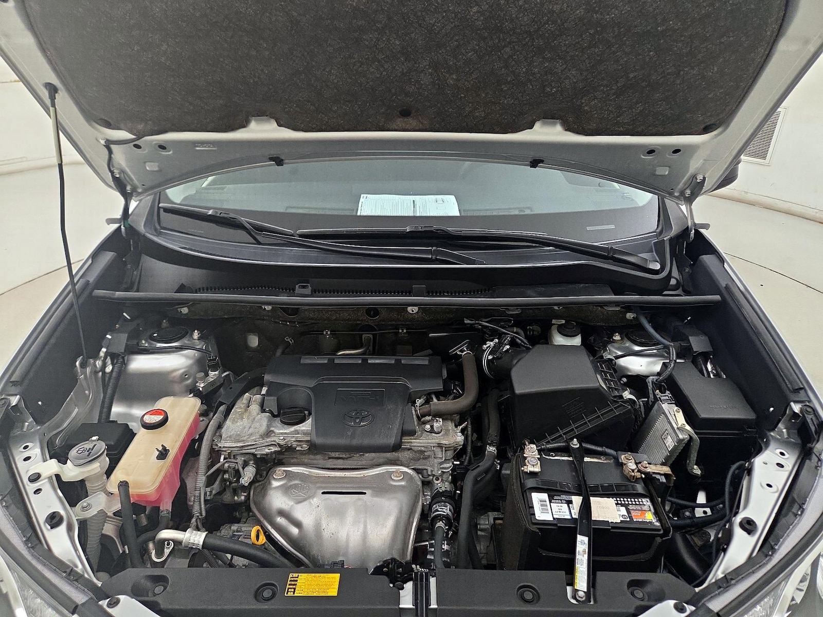 2015 Toyota RAV4 LE - Photo 22