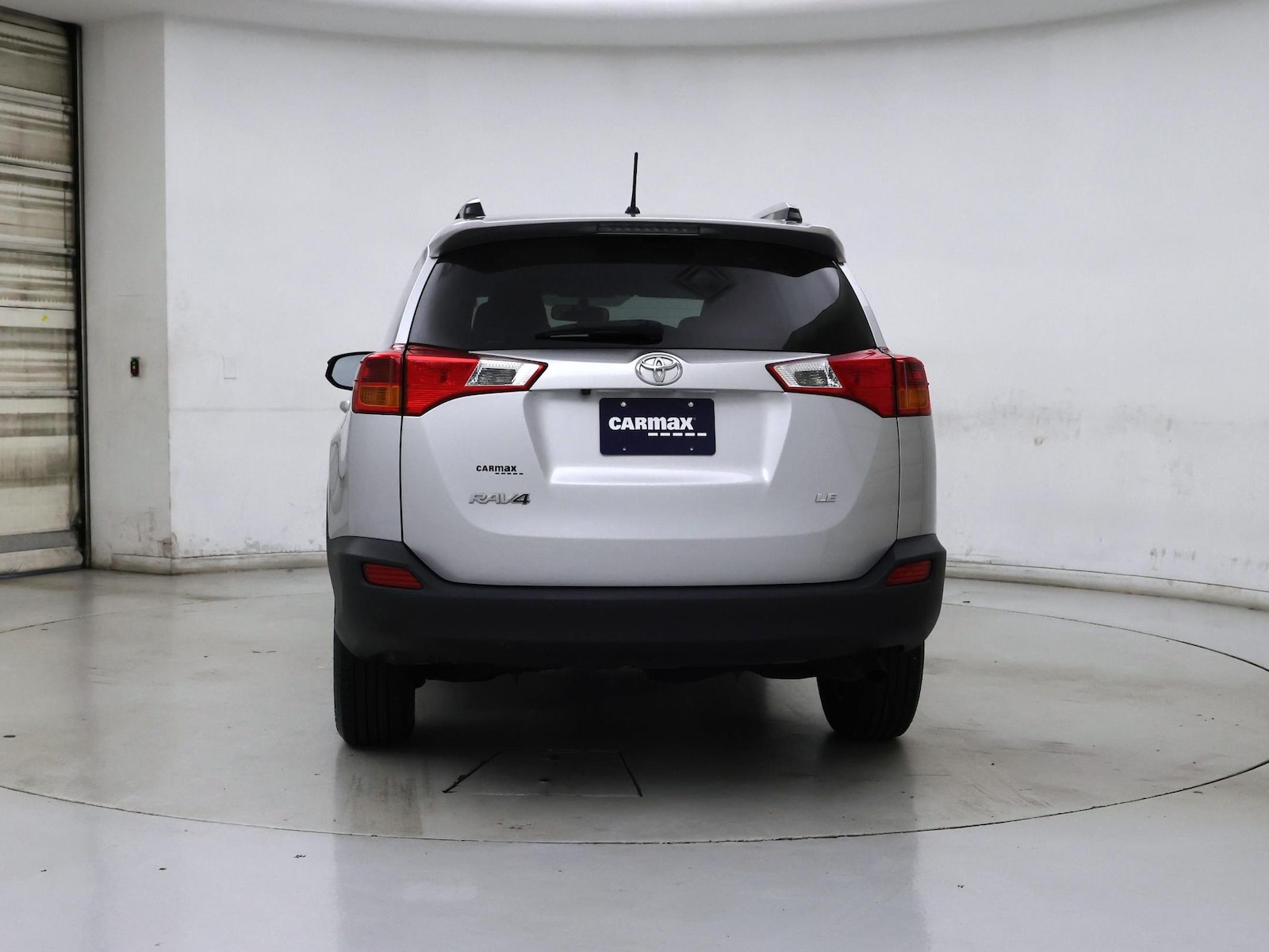 2015 Toyota RAV4 LE - Photo 7