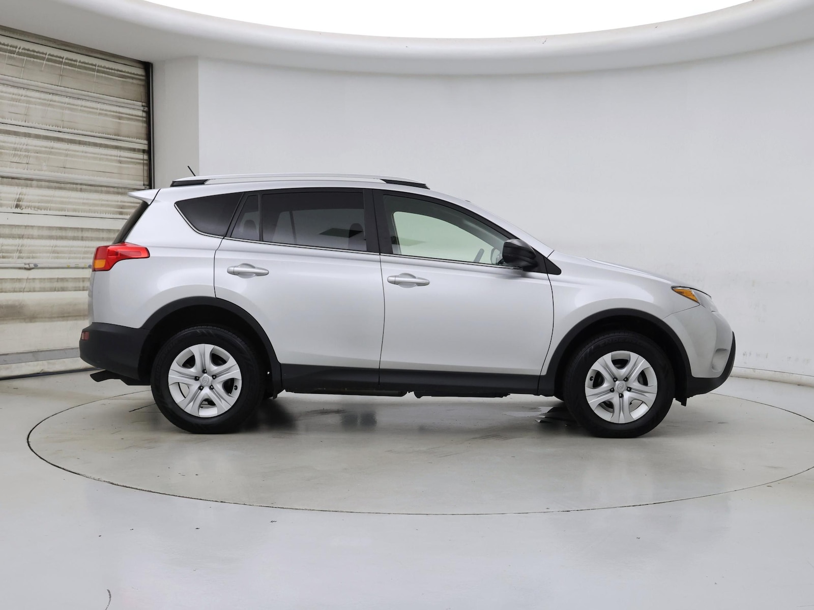 2015 Toyota RAV4 LE - Photo 8