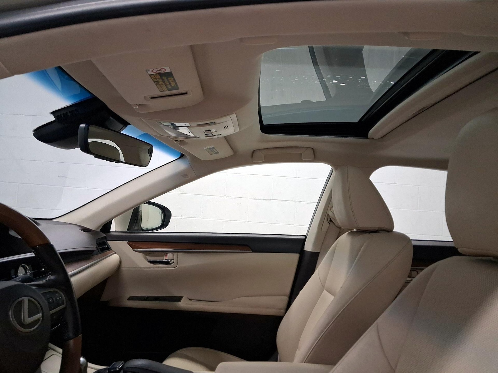 Sunroof(s) & Overhead Airbags
