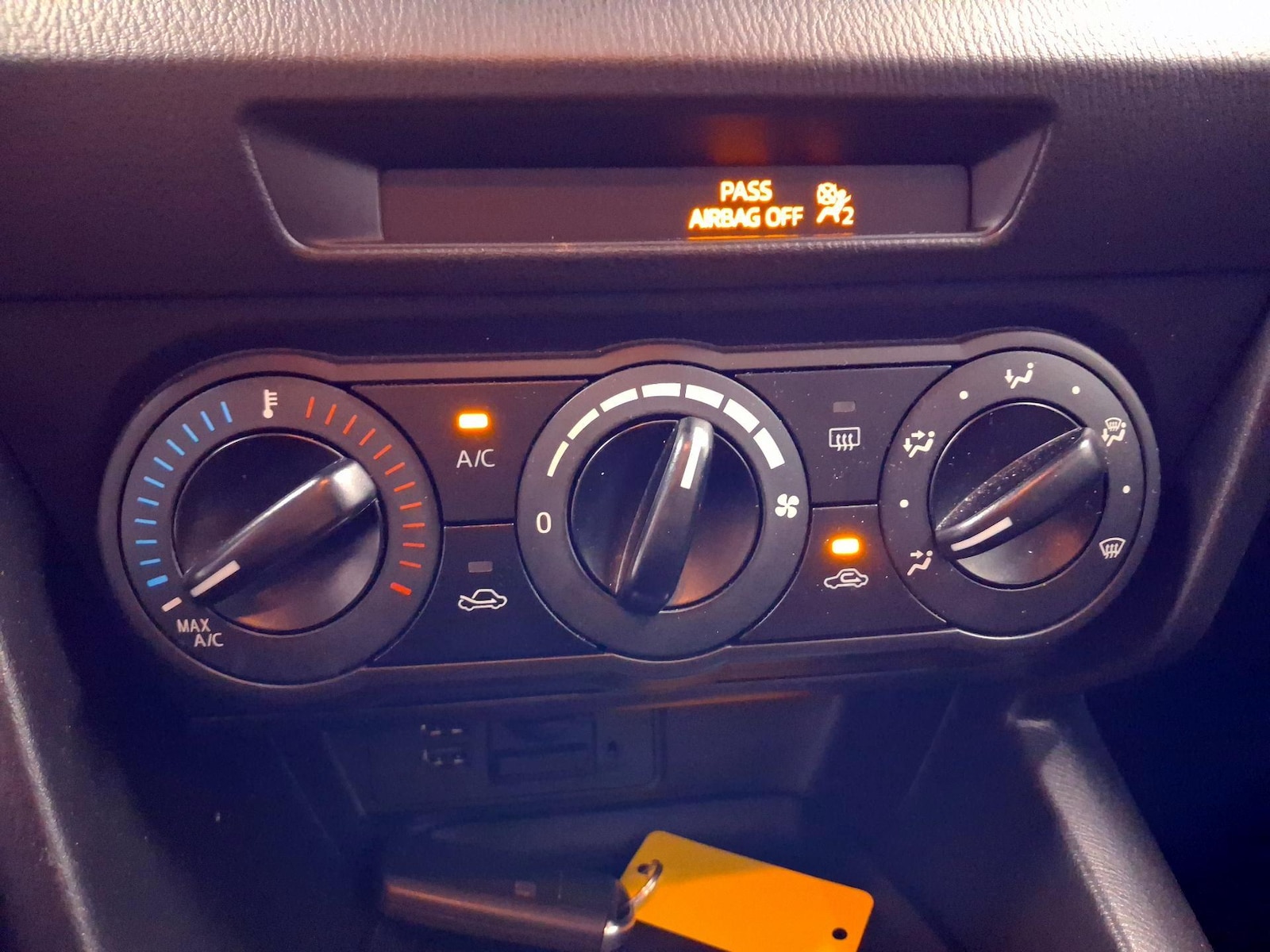 2016 Mazda MAZDA3 i Sport - Photo 17