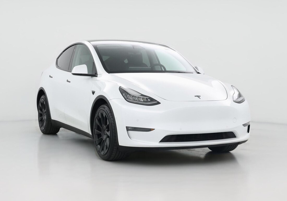 2022 Tesla Model Y Long Range All-Wheel Drive in White — CarMax photo