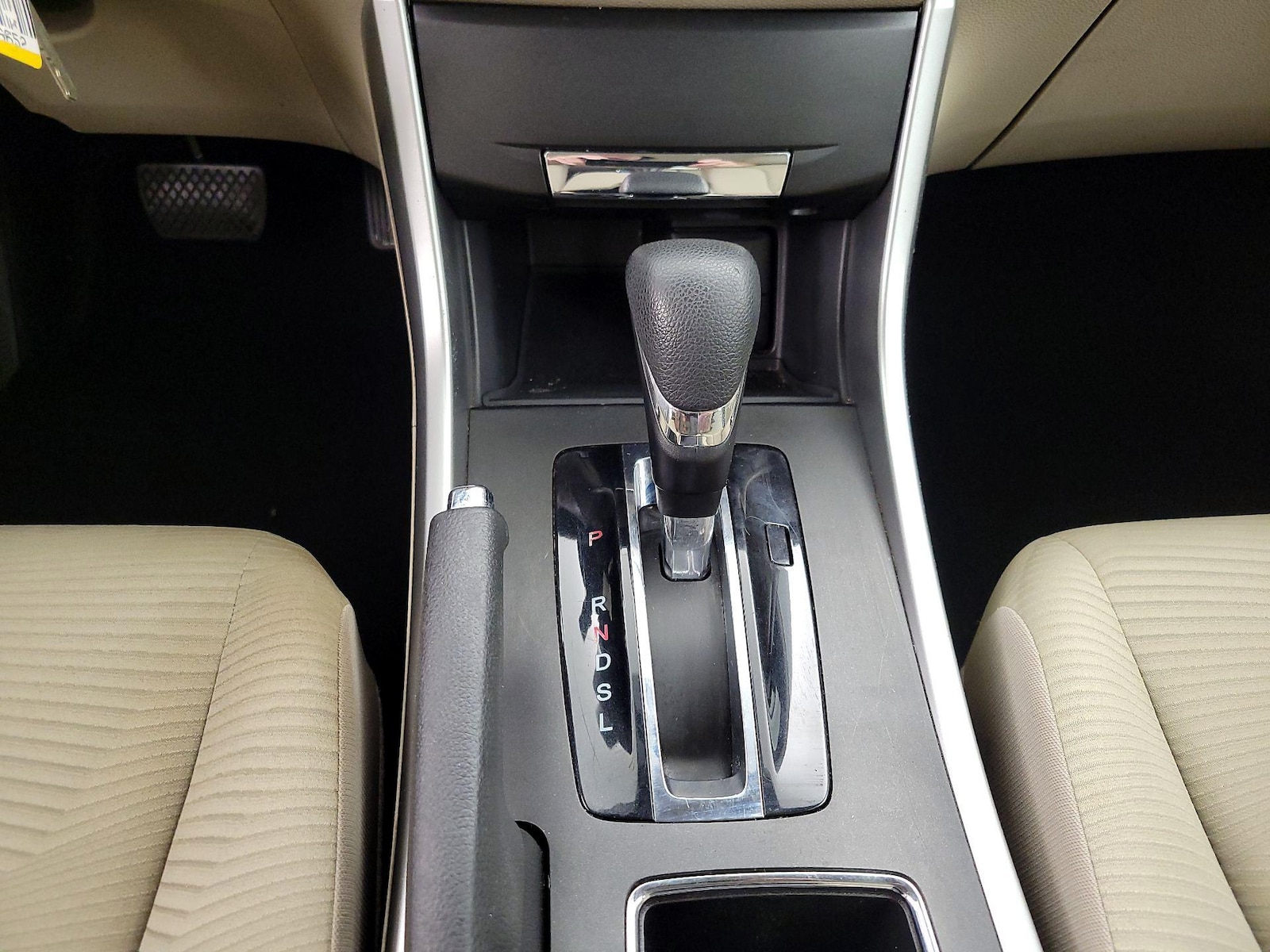2015 Honda Accord LX - Photo 18
