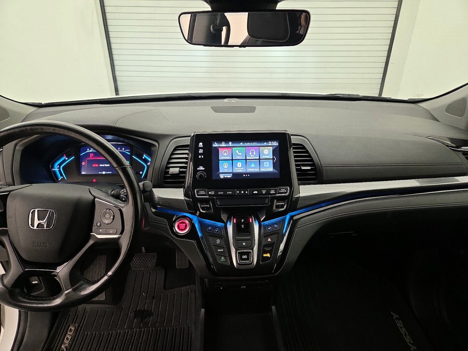Apple CarPlay® & Android Auto™
