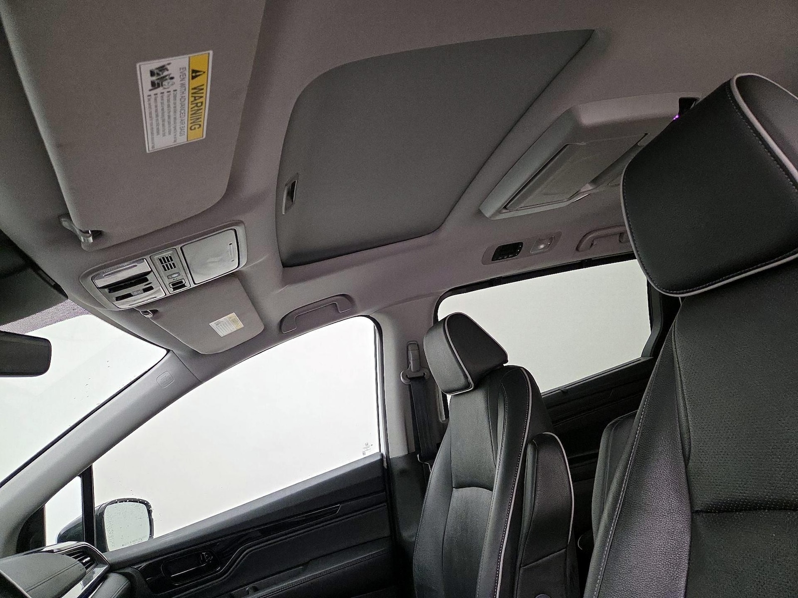 Sunroof(s) & Overhead Airbags