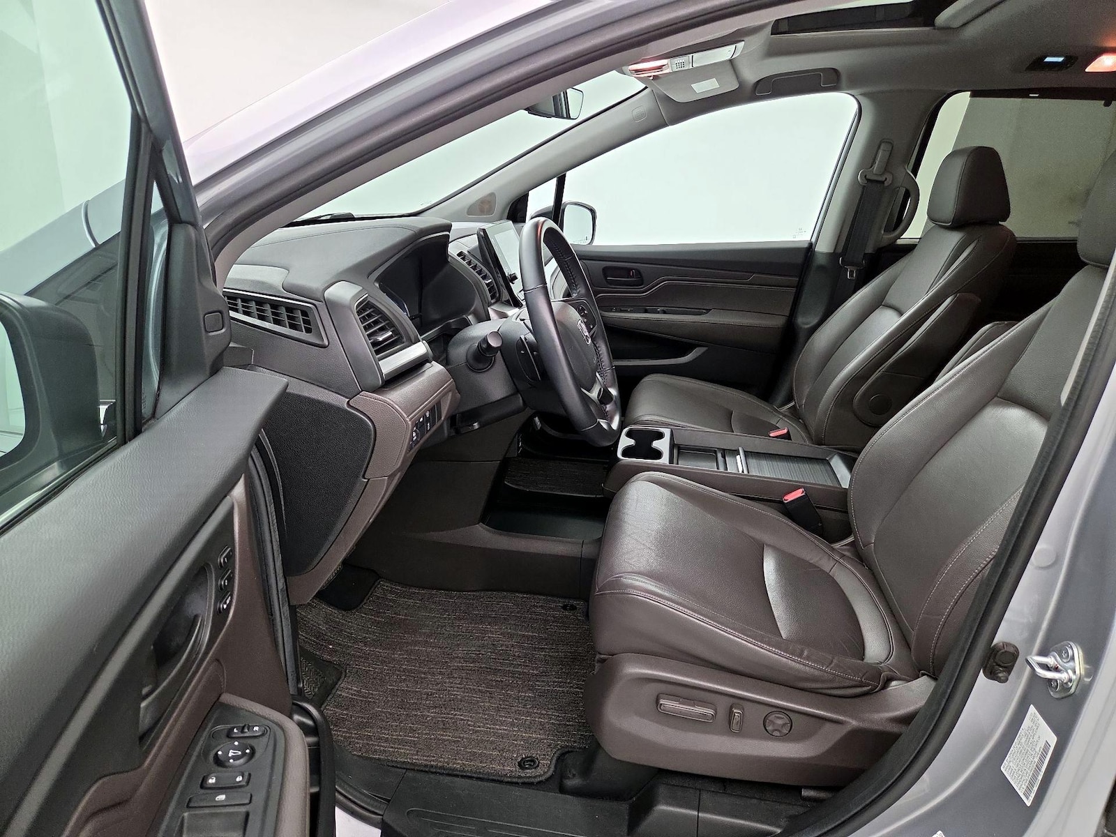 2024 Honda Odyssey EX-L - Photo 12