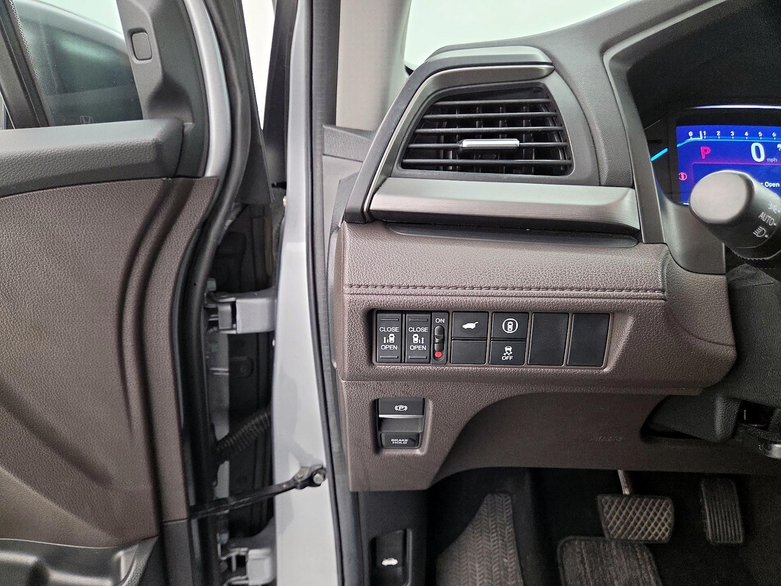 2024 Honda Odyssey EX-L - Photo 14