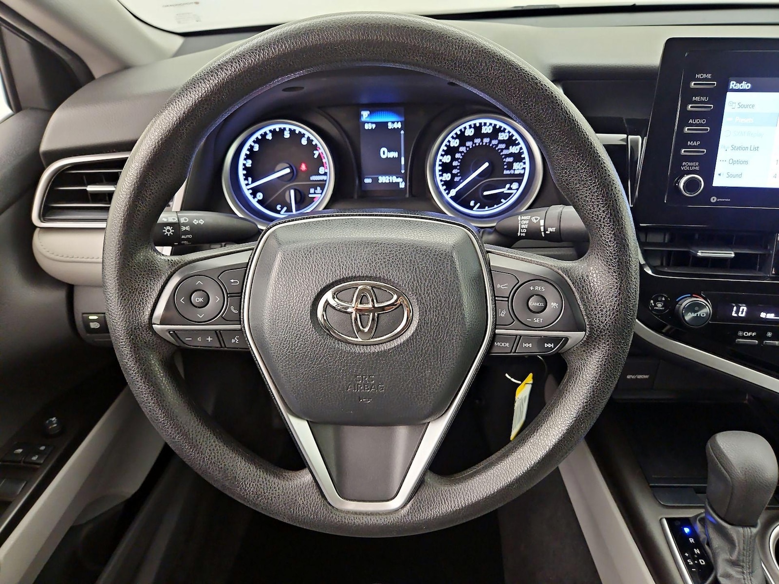2022 Toyota Camry LE - Photo 11