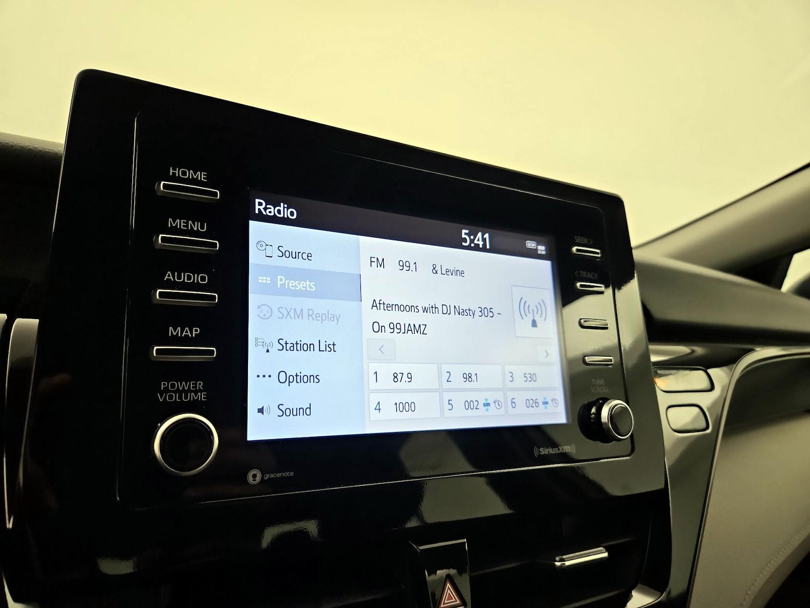 2022 Toyota Camry LE - Photo 16