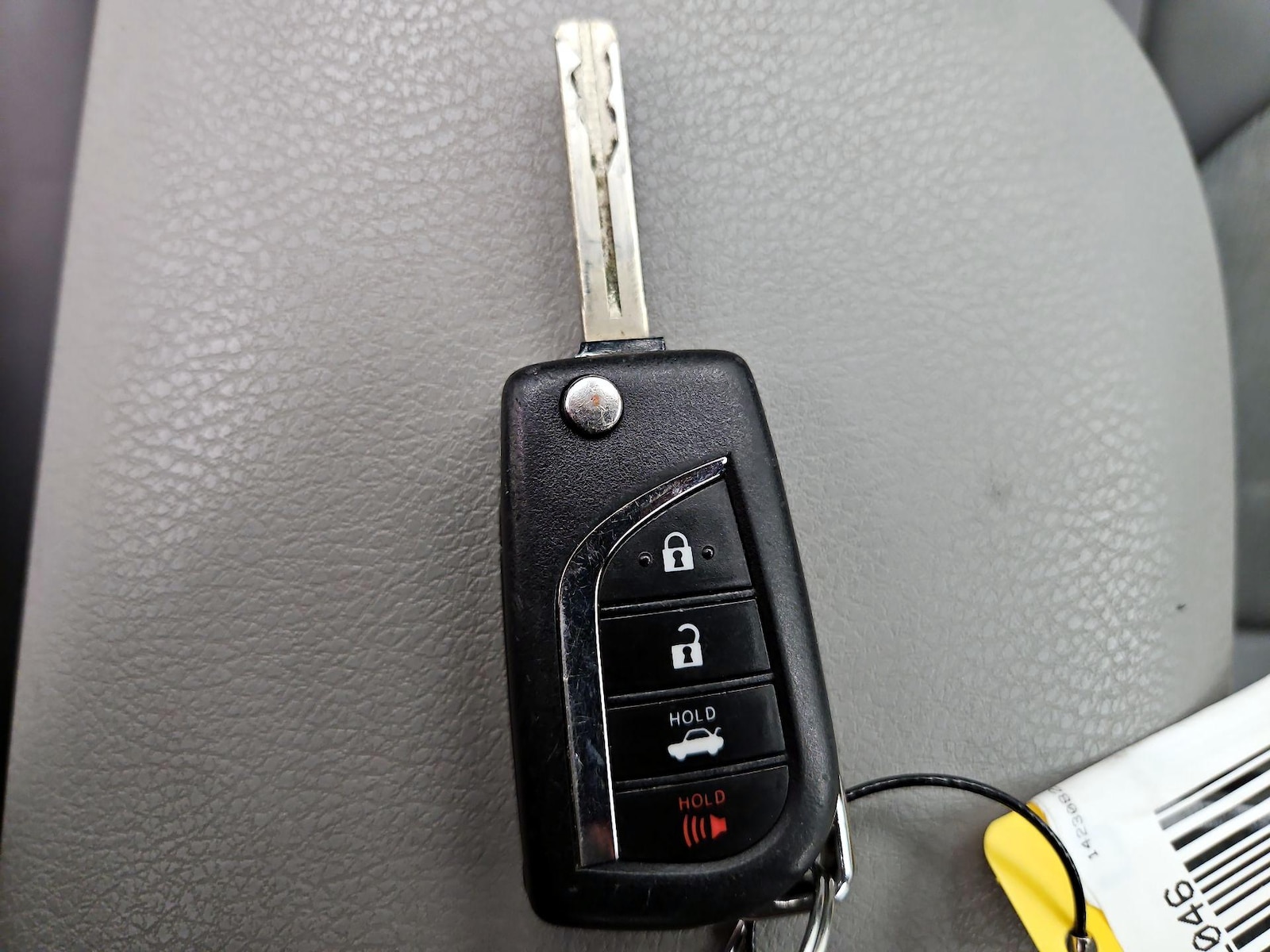 2022 Toyota Camry LE - Photo 23