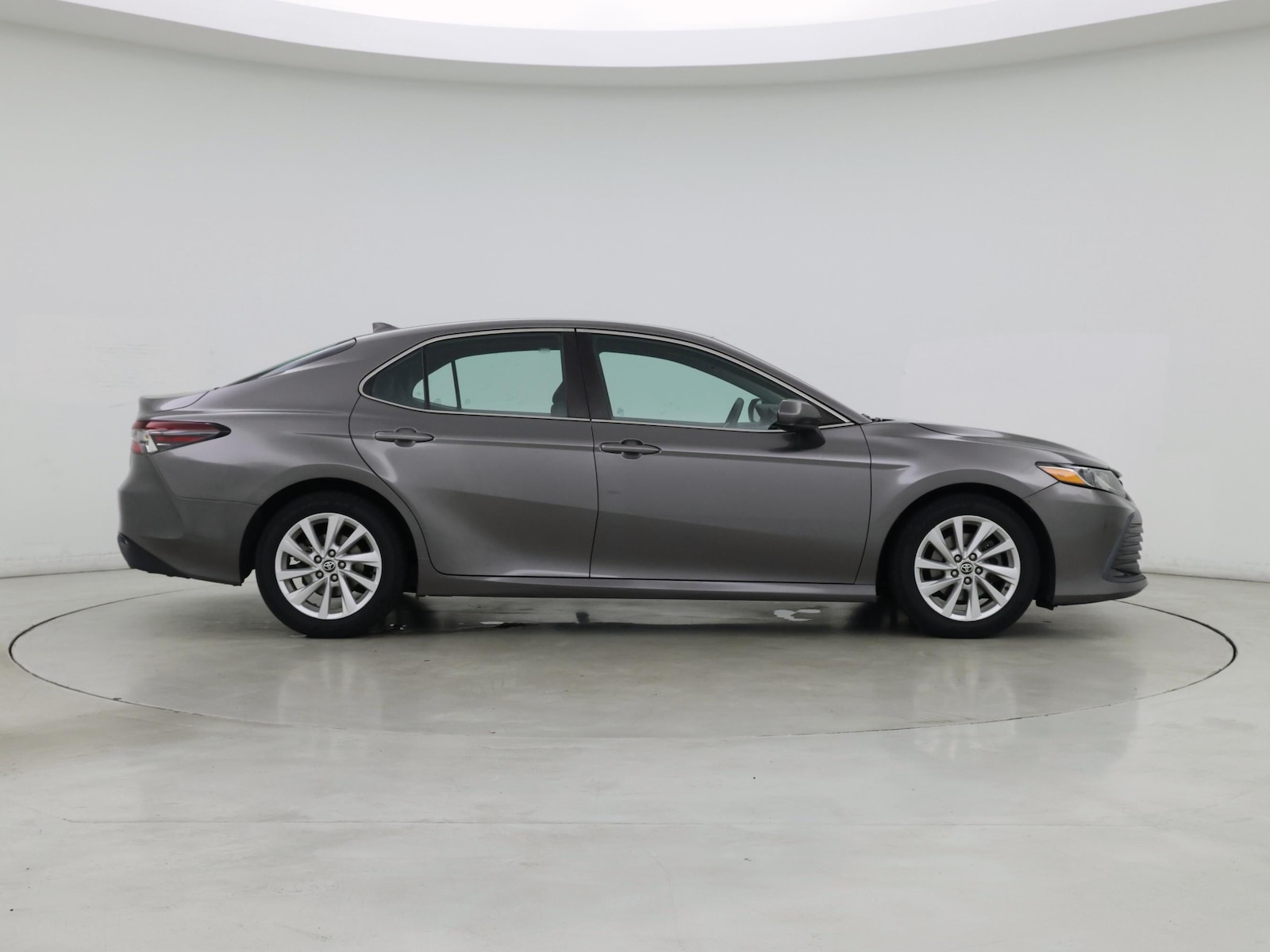 2022 Toyota Camry LE - Photo 8