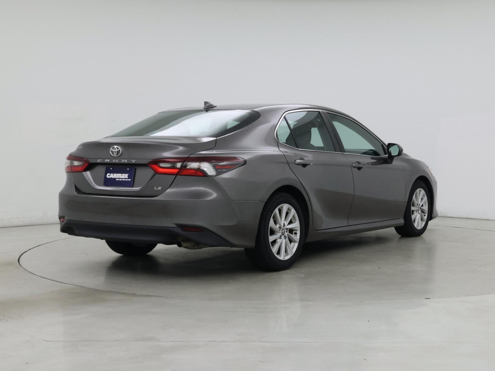 2022 Toyota Camry LE - Photo 9